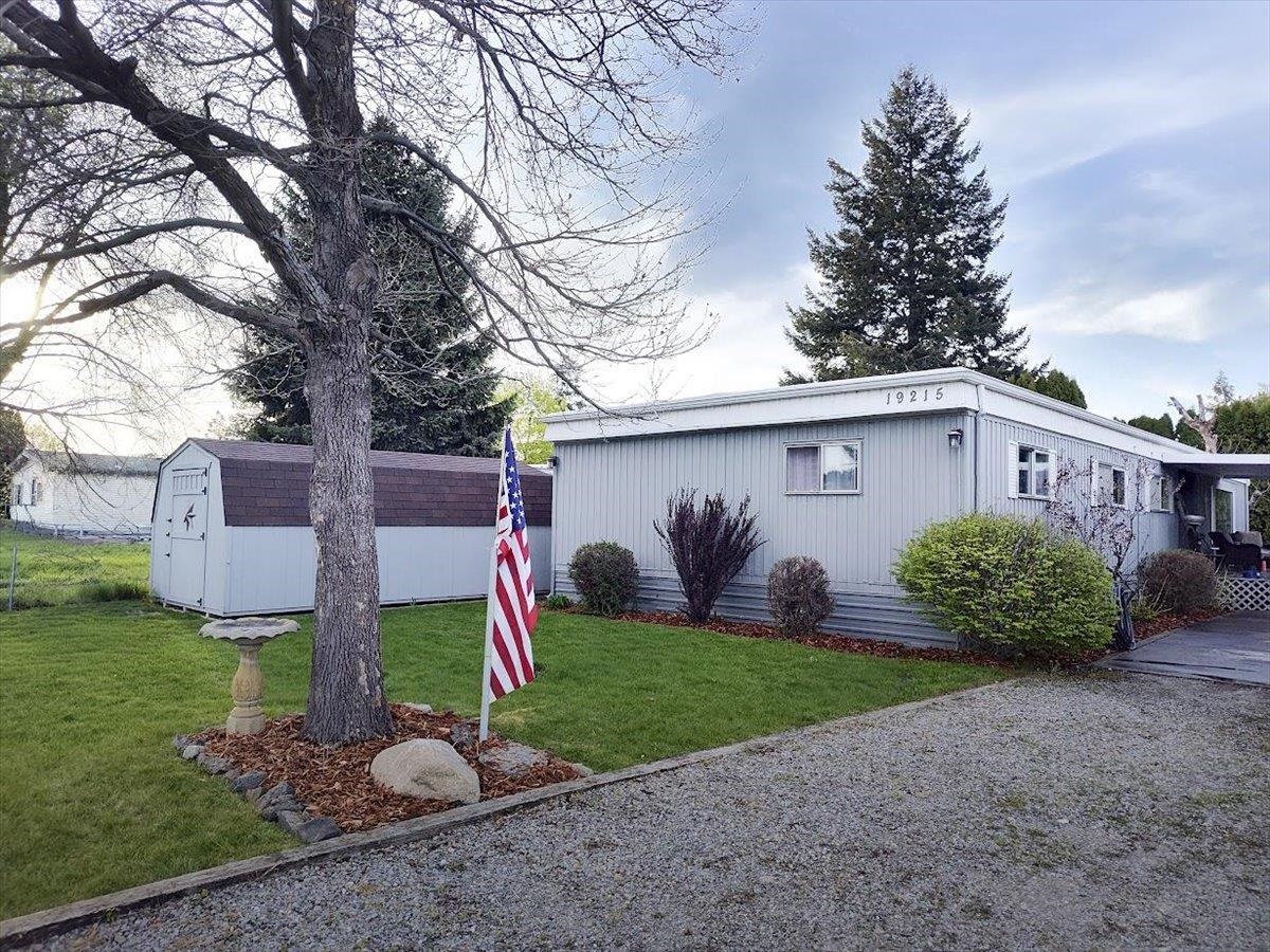 19215 E Marietta Ave - Photo 1
