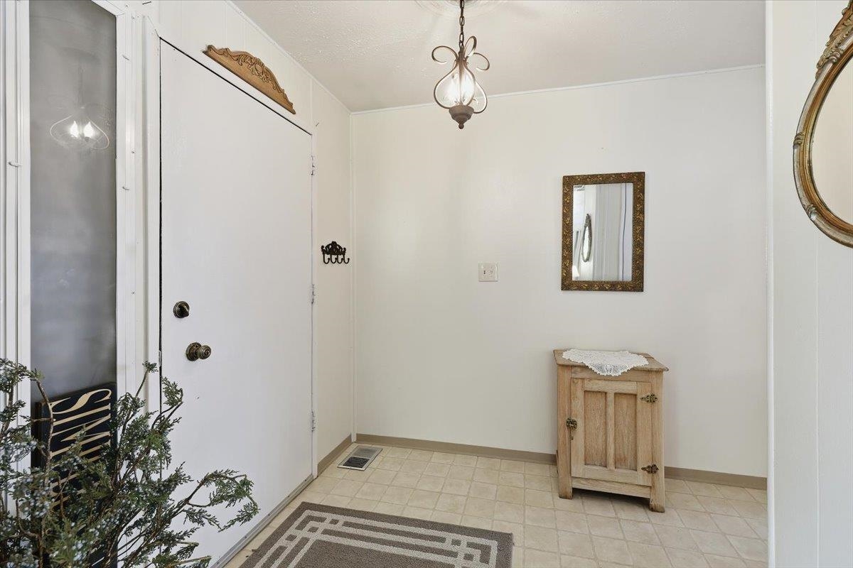 19215 E Marietta Ave - Photo 7
