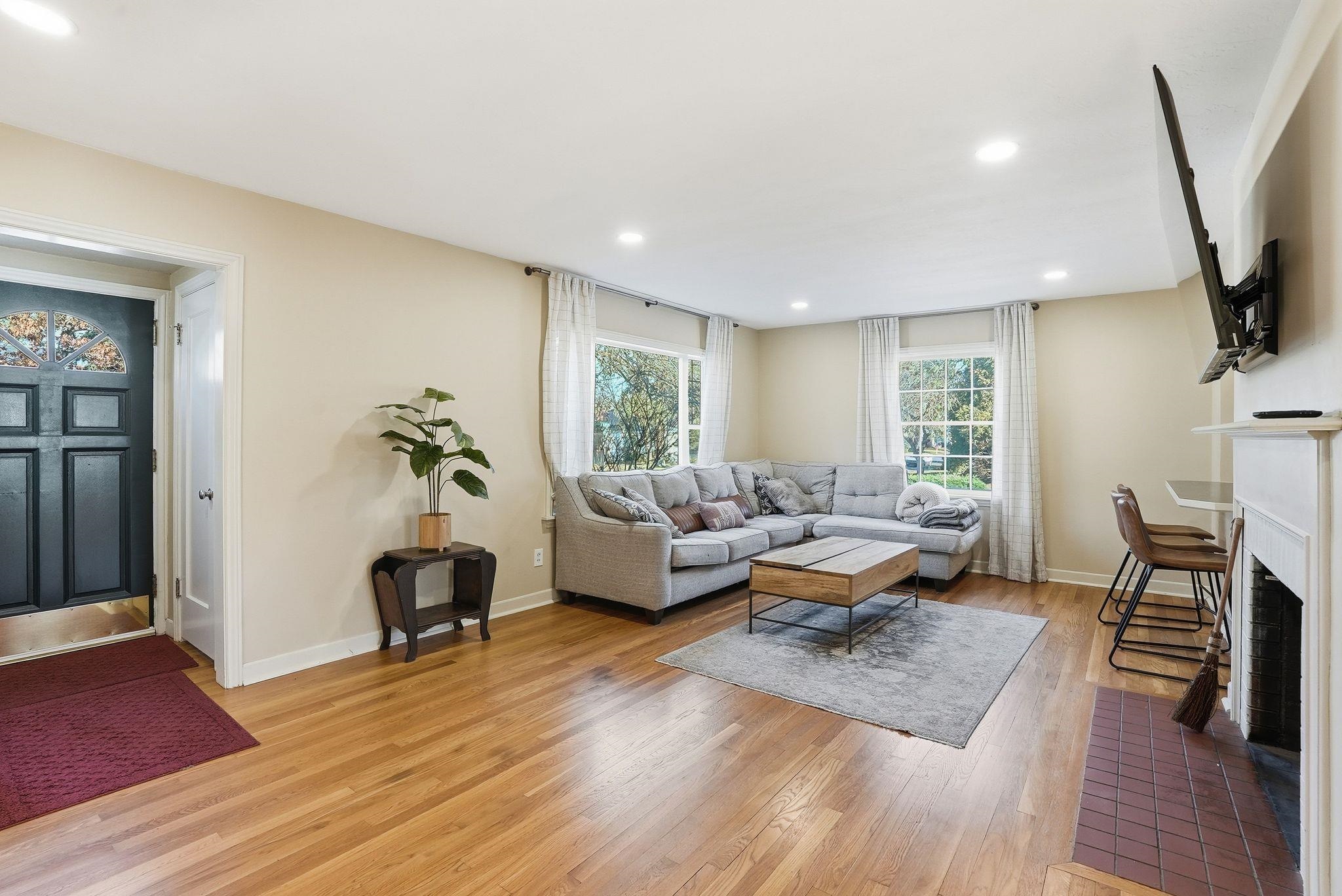 403 W 28th Ave - Photo 3