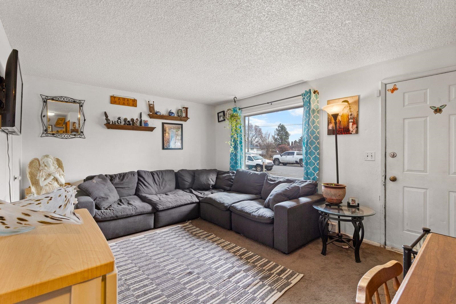 1911 N Sargent Rd - Photo 4