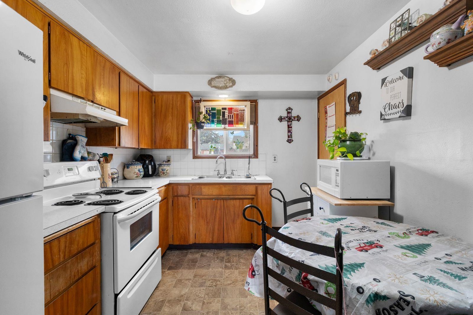 1911 N Sargent Rd - Photo 6