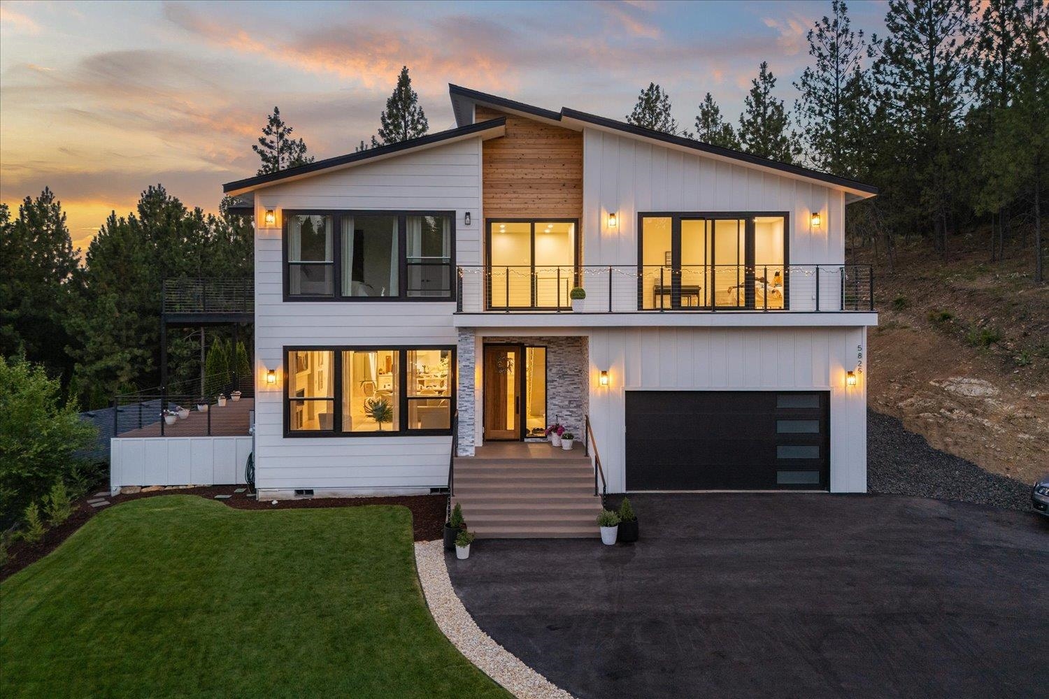 5825 N Del Rey Dr - Photo 1