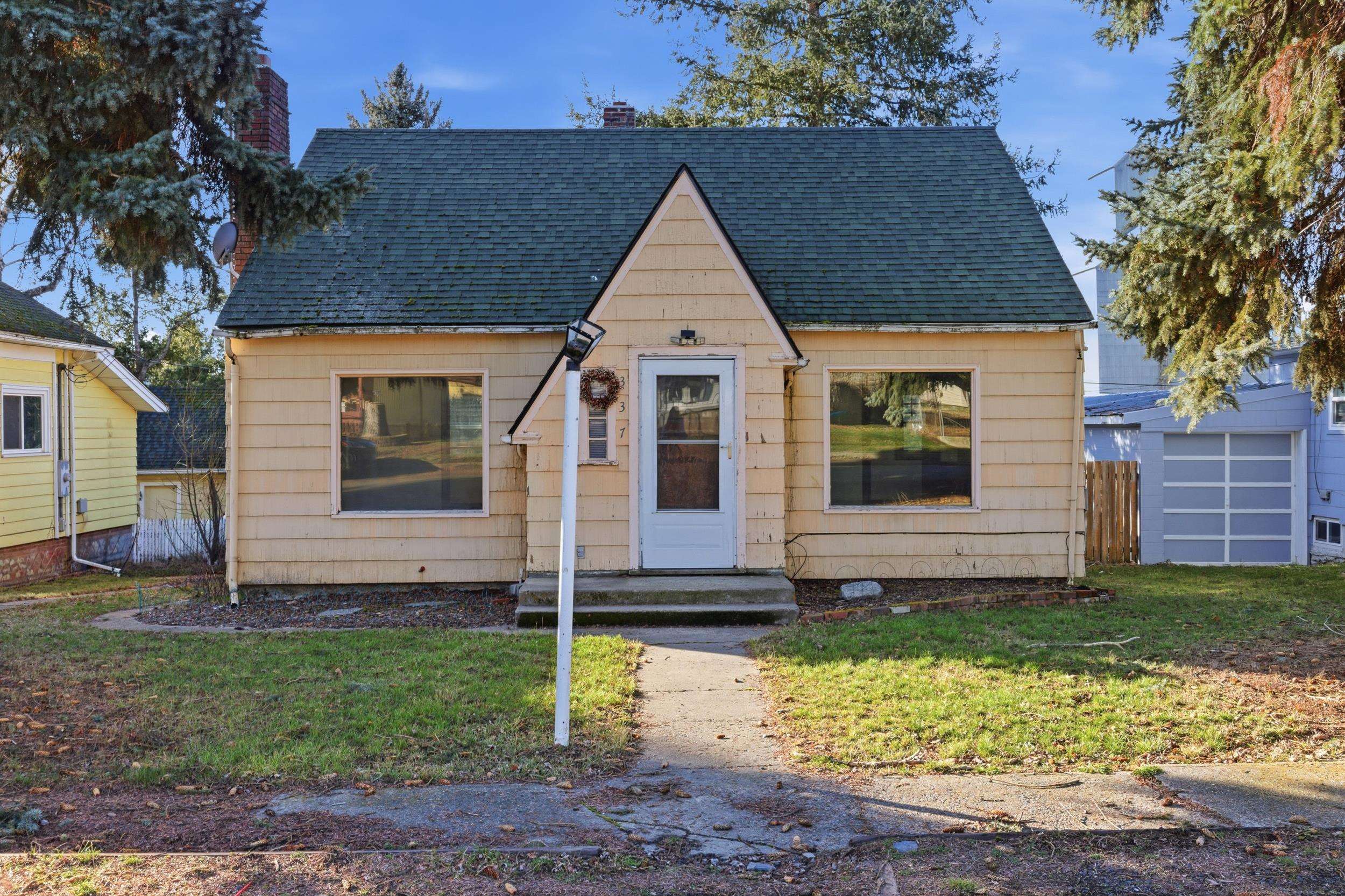 337 S Crosby St - Photo 1