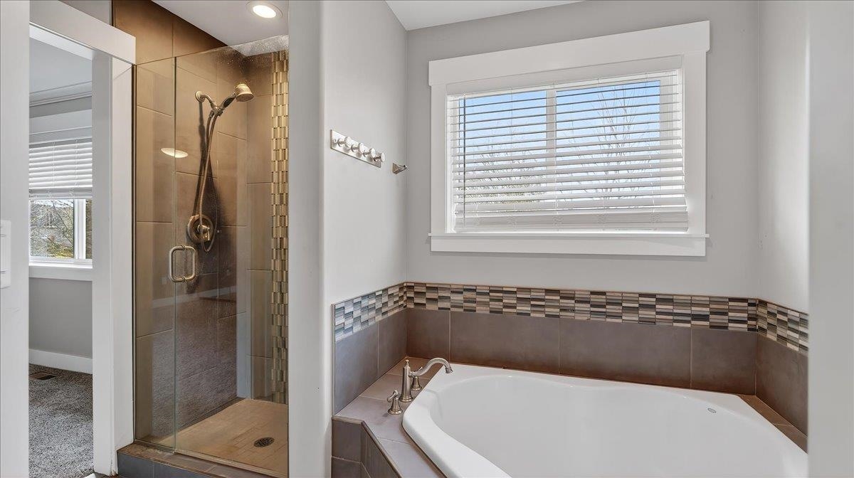 10215 N Lindeke Rd - Photo 19