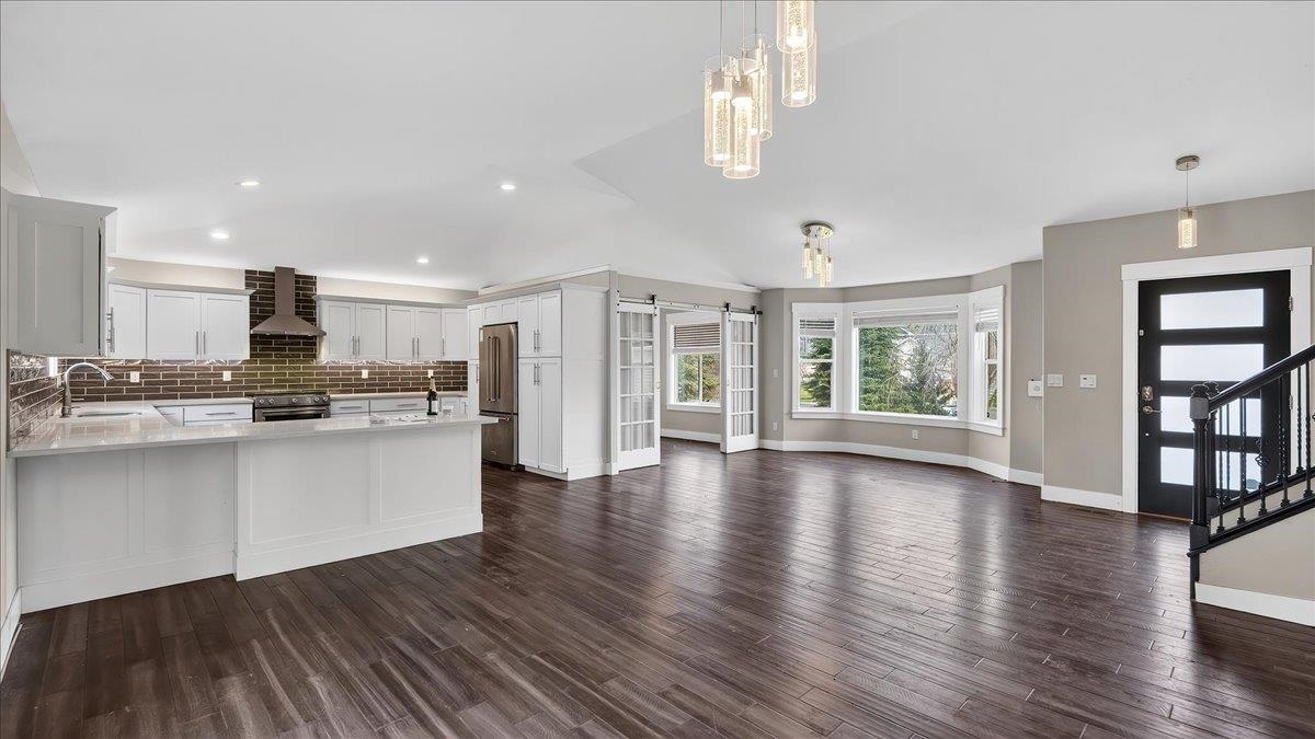 10215 N Lindeke Rd - Photo 7
