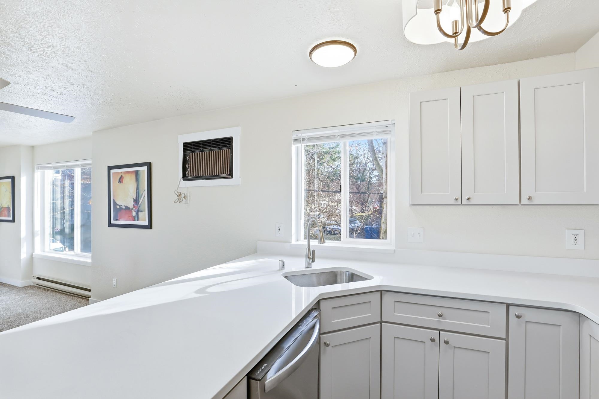 912 W Lincoln Pl - Photo 13