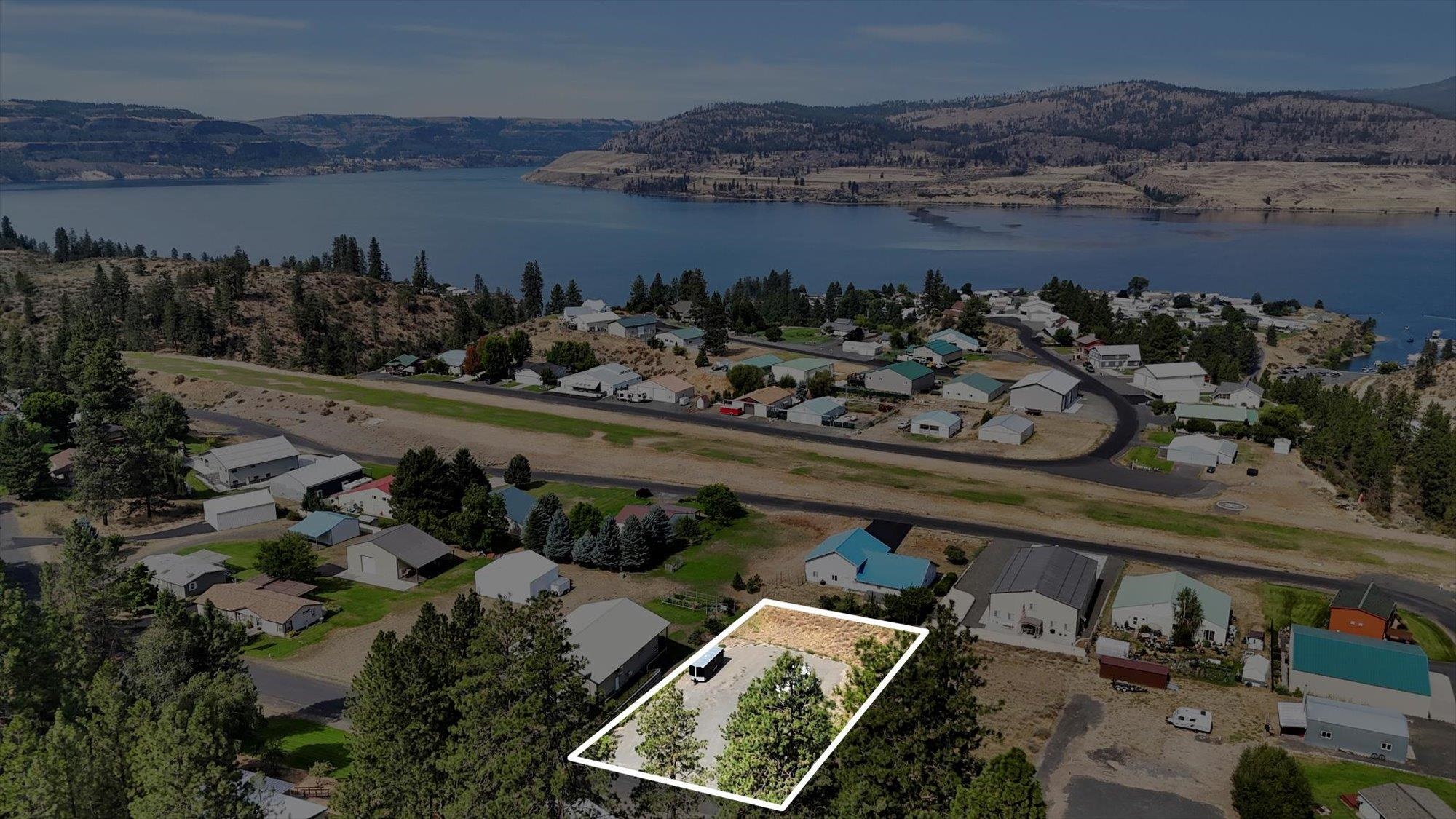 319 Airport Way - Photo 2