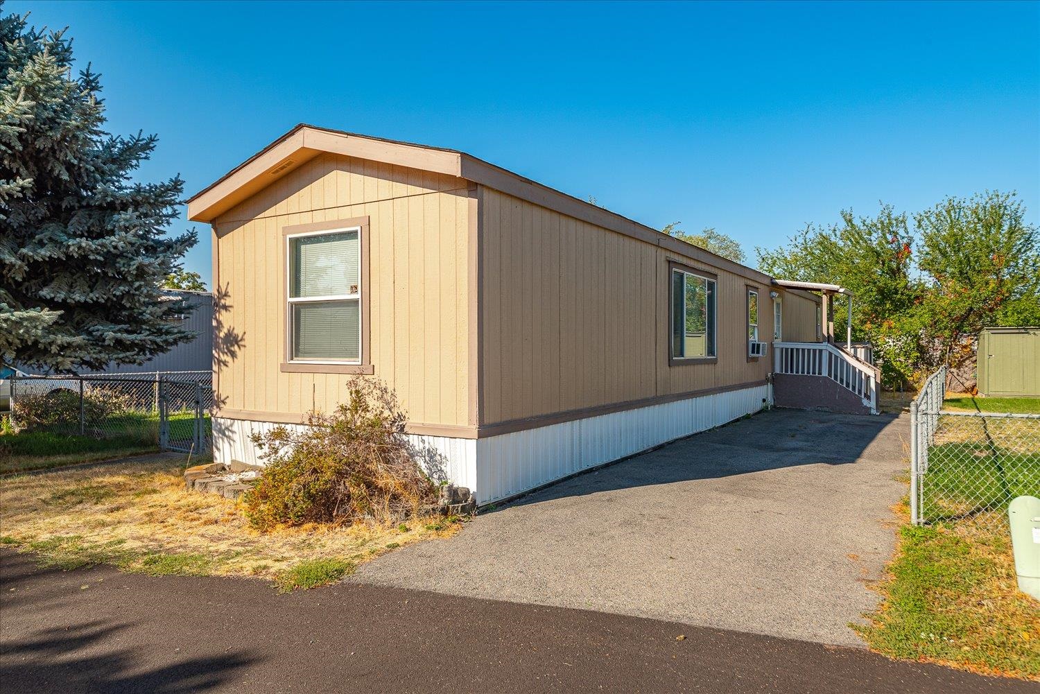 21725 E Wellesley Ave - Photo 2