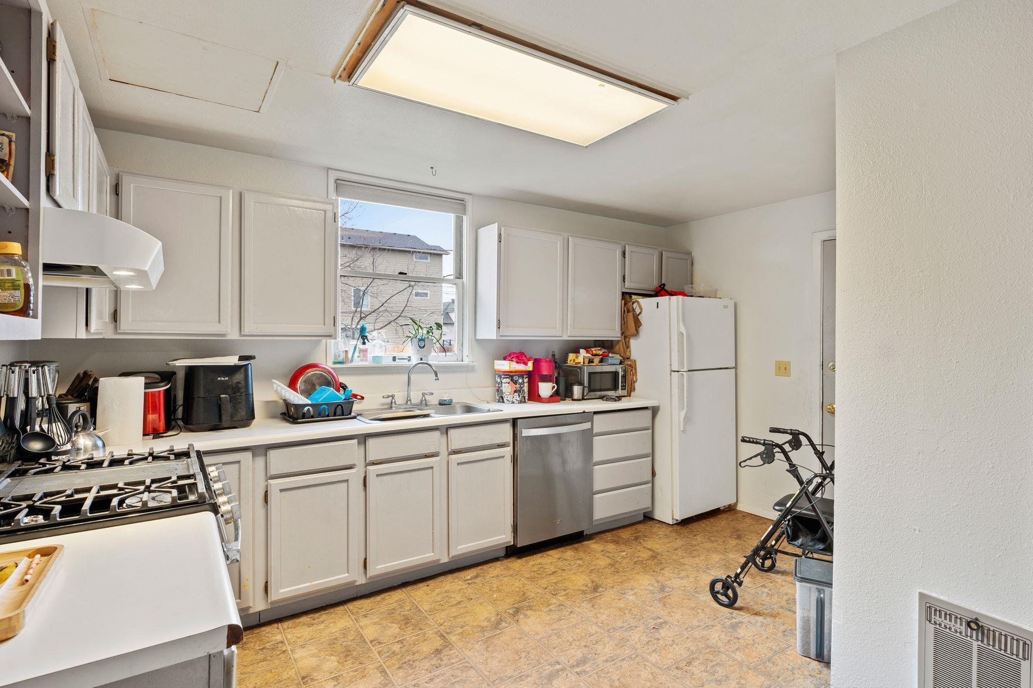 927 E Augusta Ave - Photo 18
