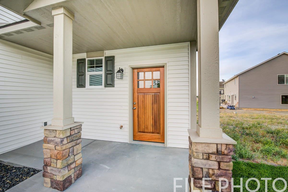 11 N DRUMMOND St - Photo 2