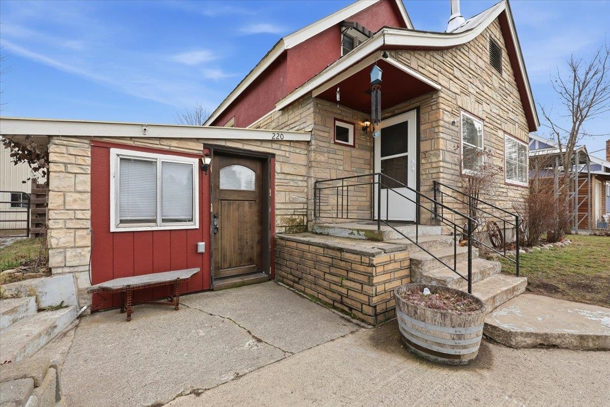 220 S Warren Ave - Photo 6