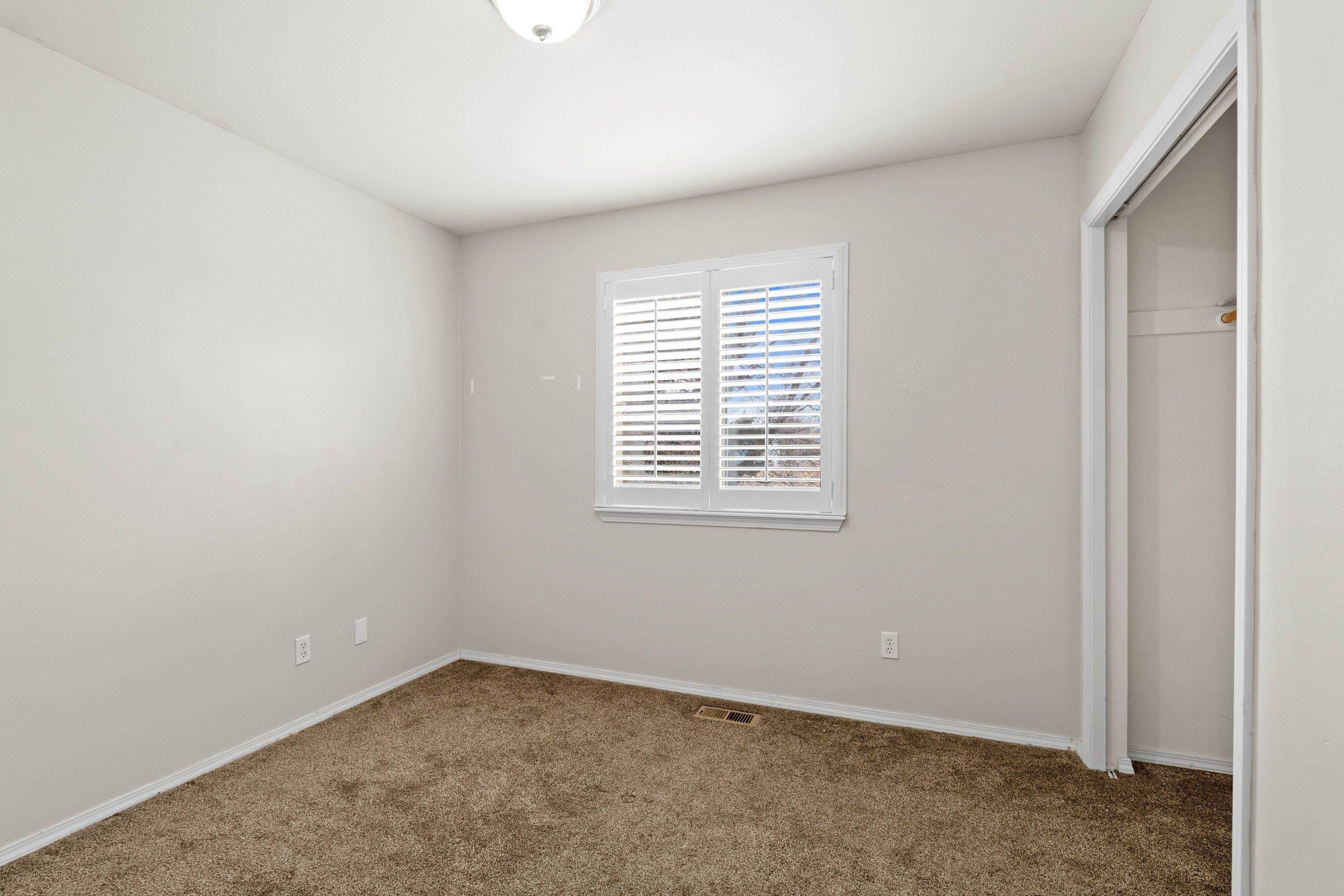 2116 N Tschirley Rd - Photo 16