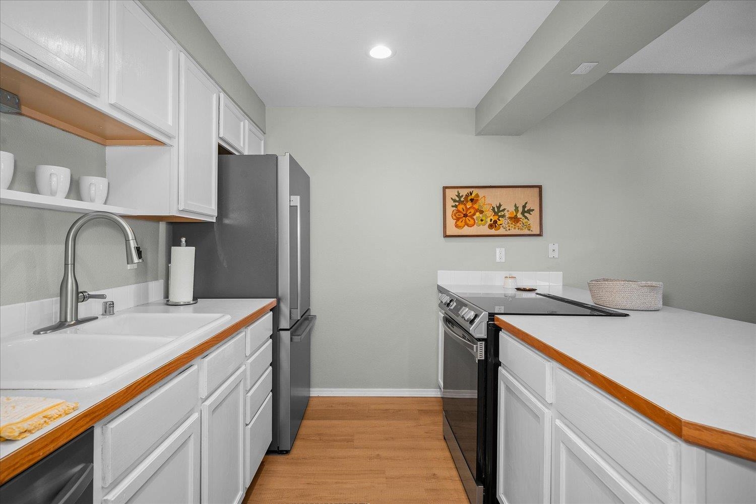 102 E Weile Ave - Photo 12