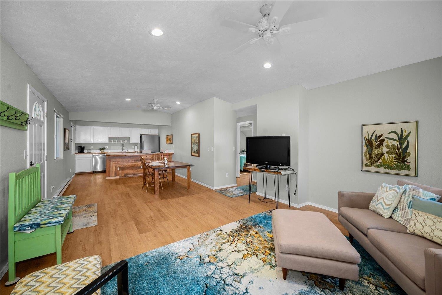 102 E Weile Ave - Photo 4