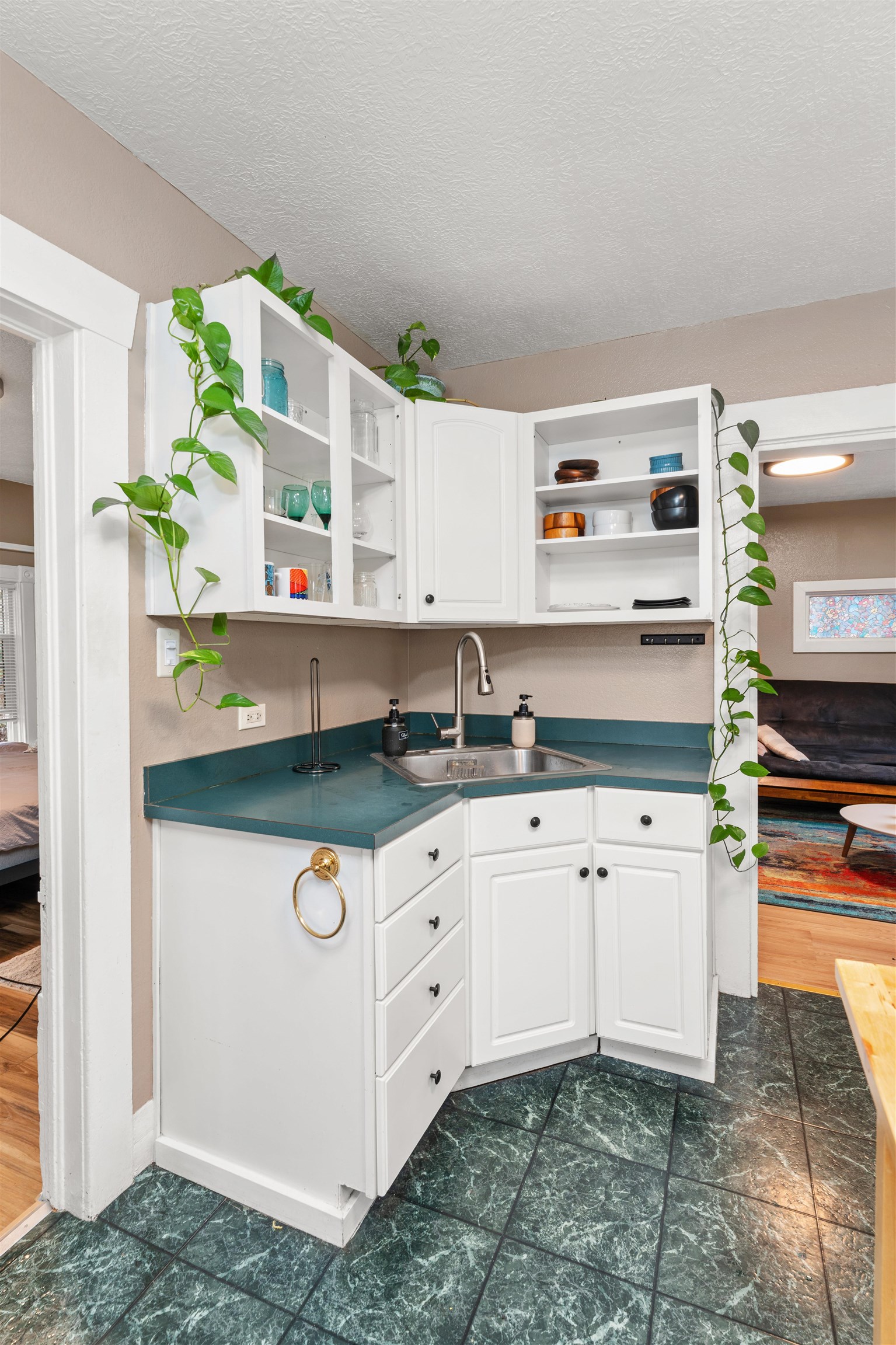 807 E 11th Ave - Photo 12
