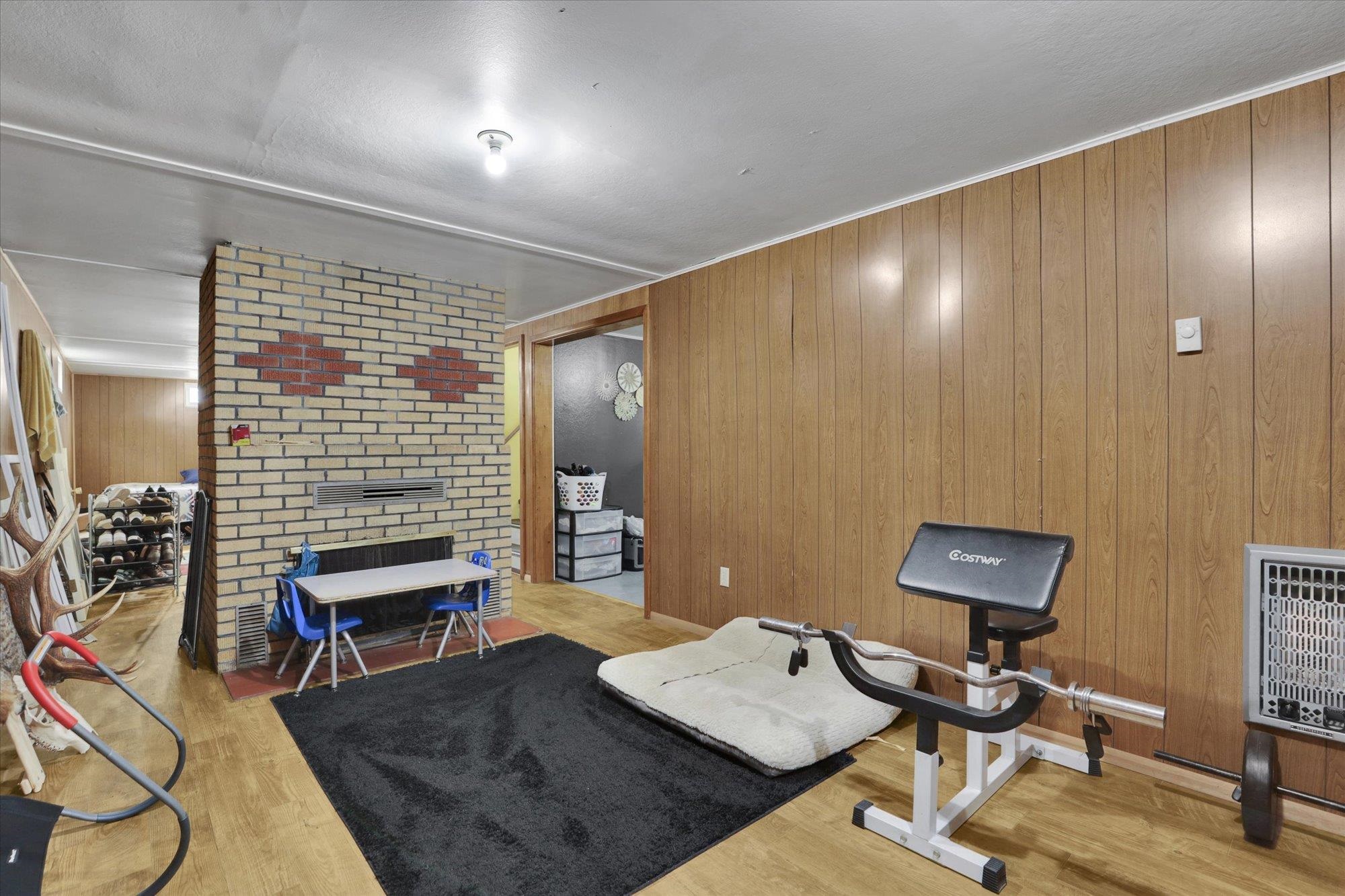 212 MATHEWS St - Photo 15