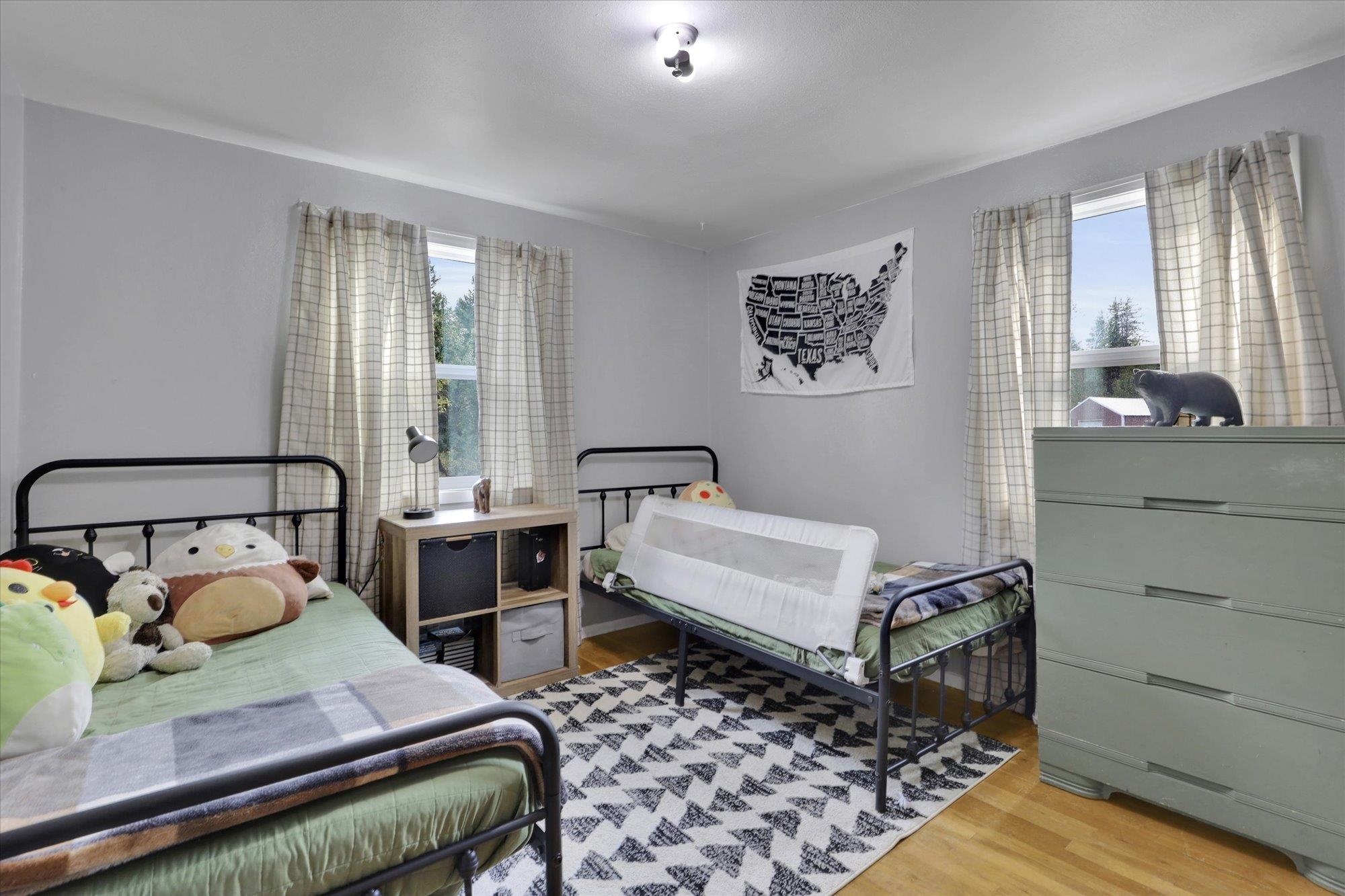 212 MATHEWS St - Photo 10