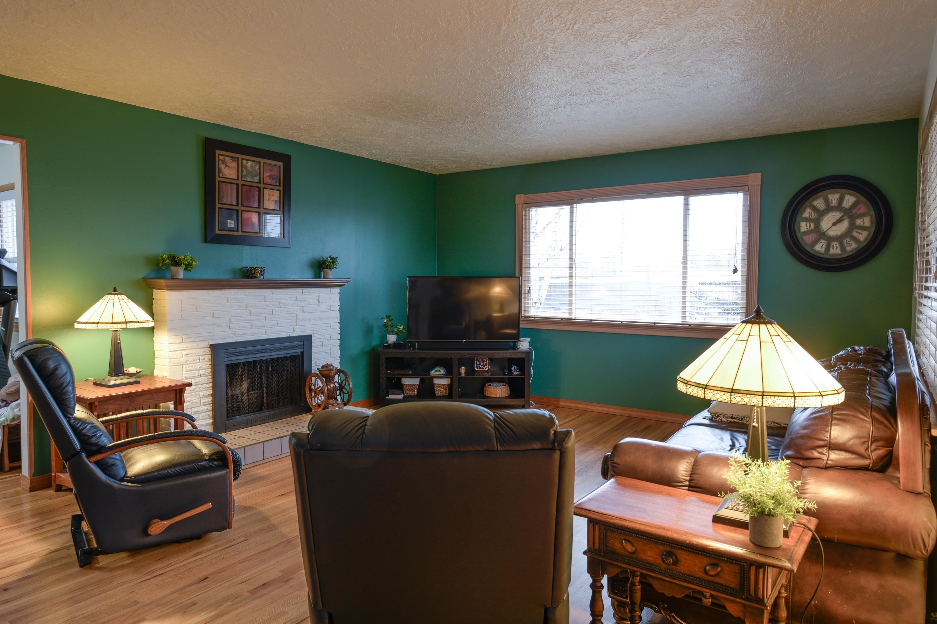 4104 N ELM St - Photo 3