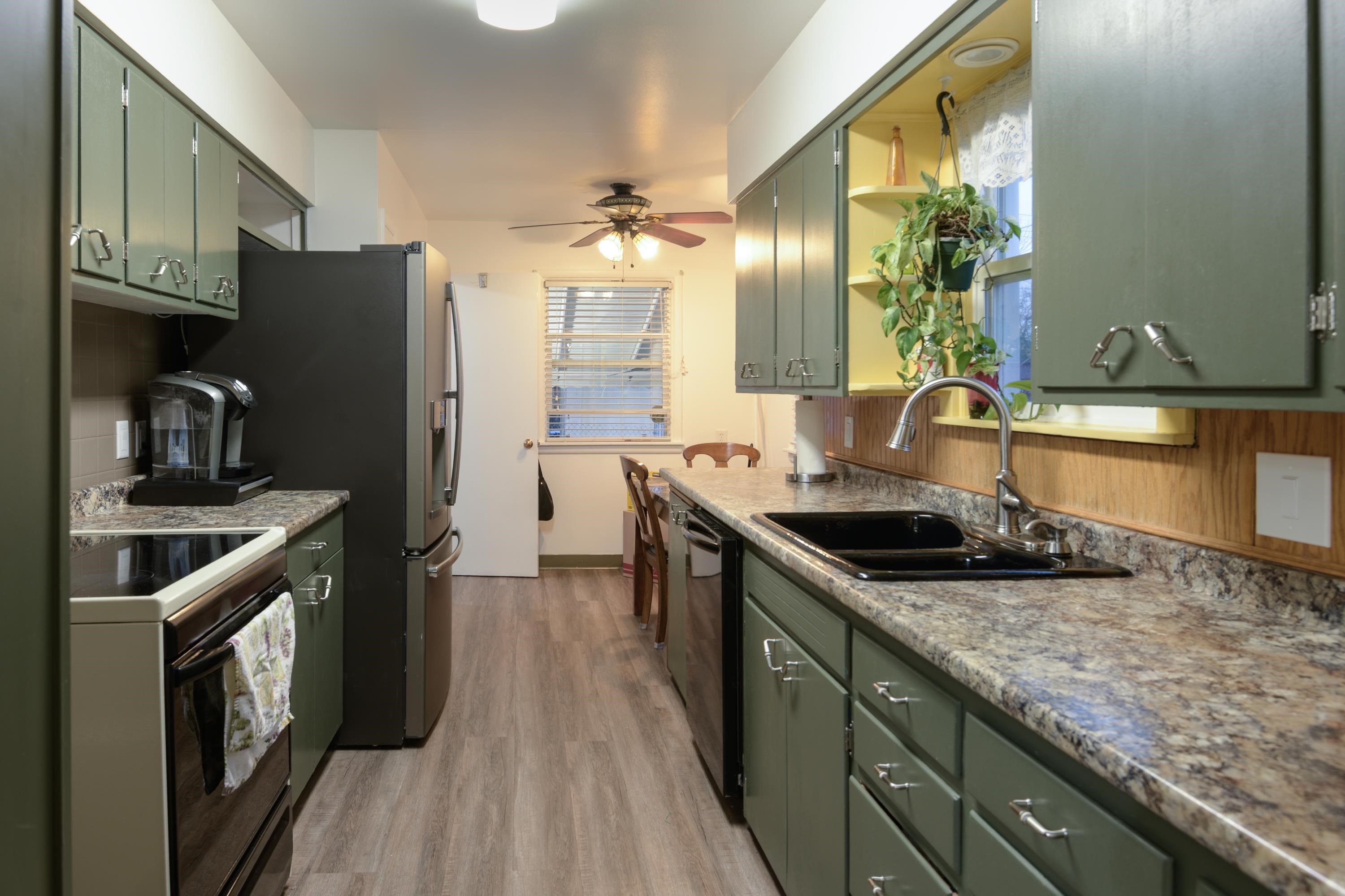 4104 N ELM St - Photo 7
