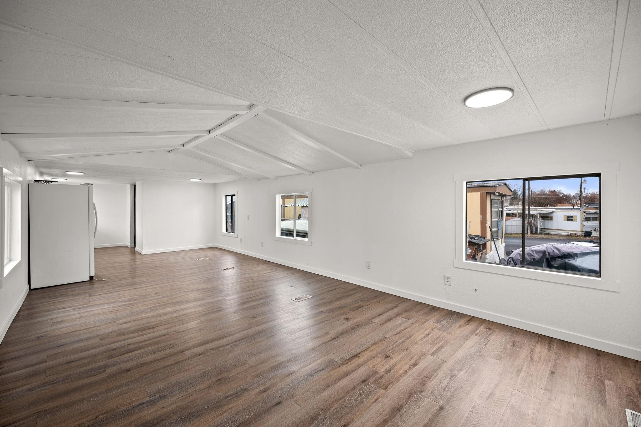 11920 E MANSFIELD Ave - Photo 2
