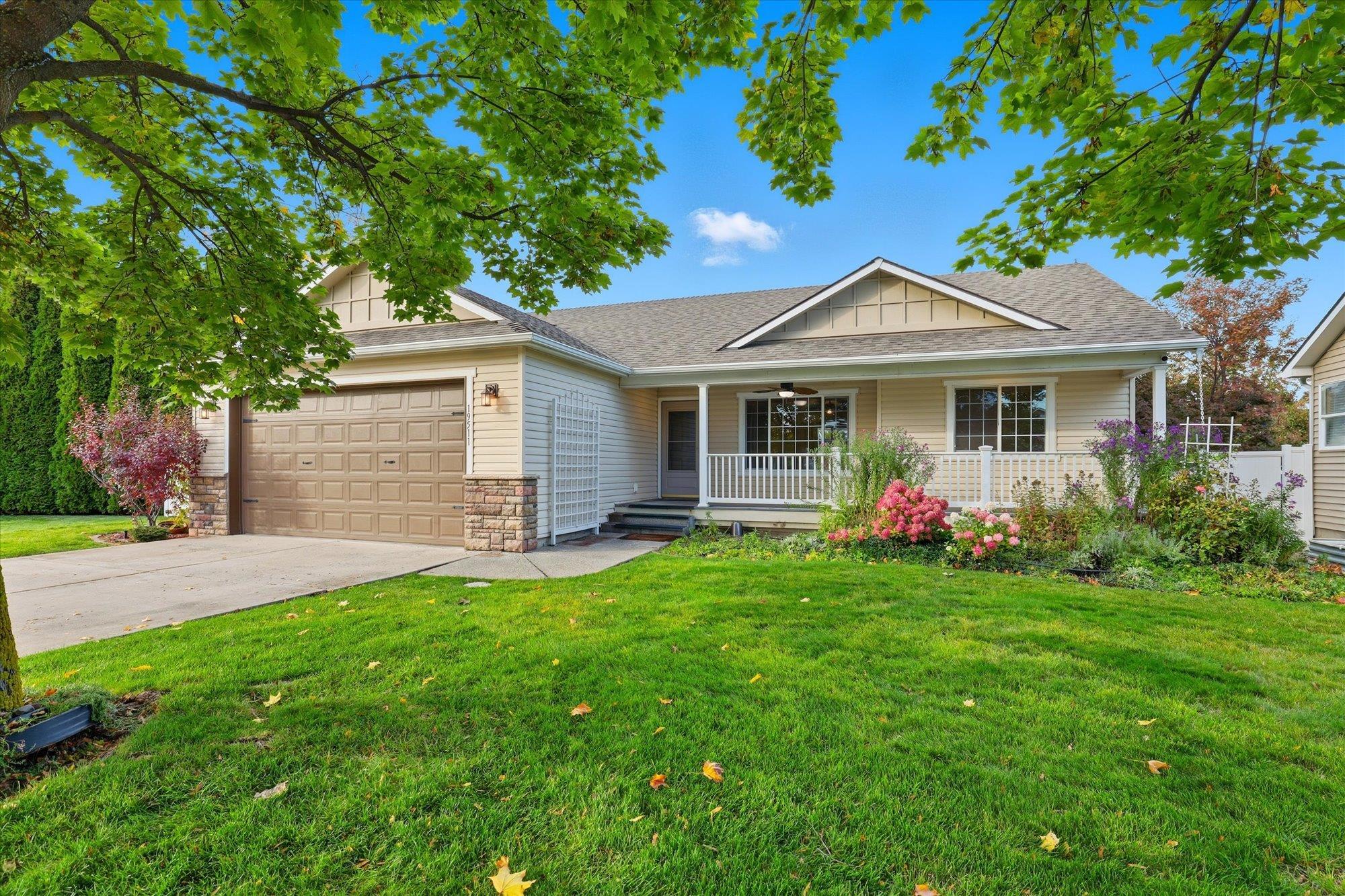 19511 E Shannon Ave - Photo 2