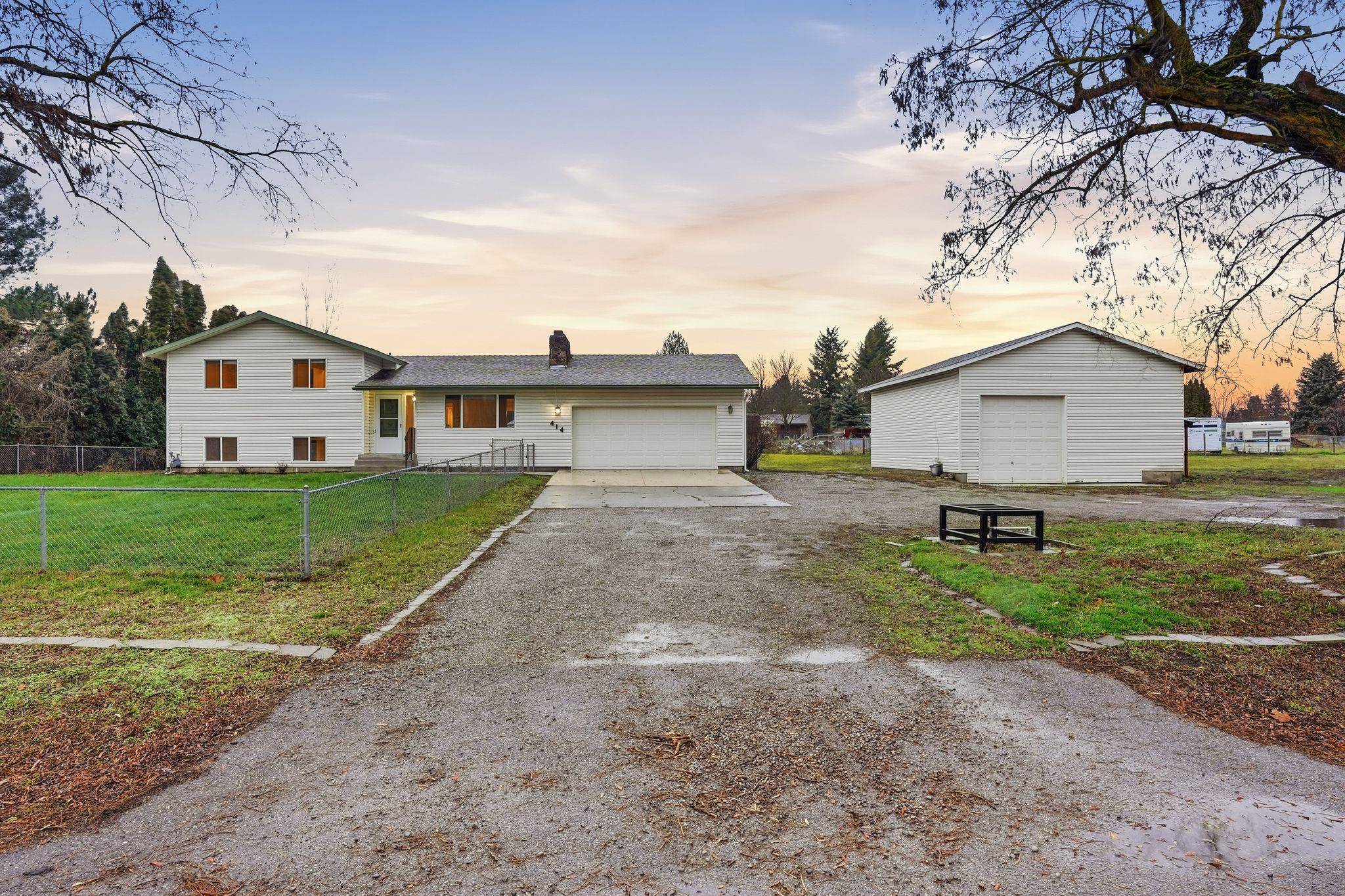 414 S Henry Rd - Photo 1
