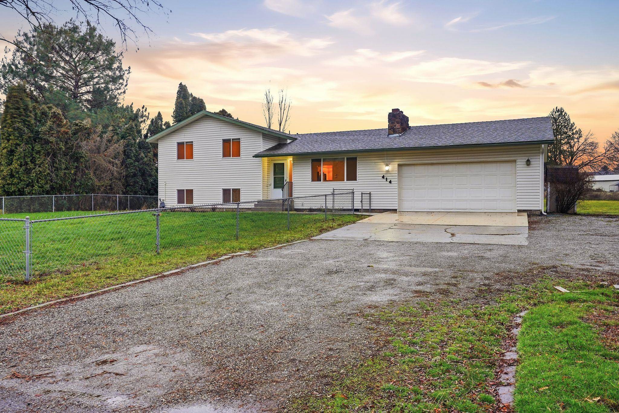 414 S Henry Rd - Photo 2