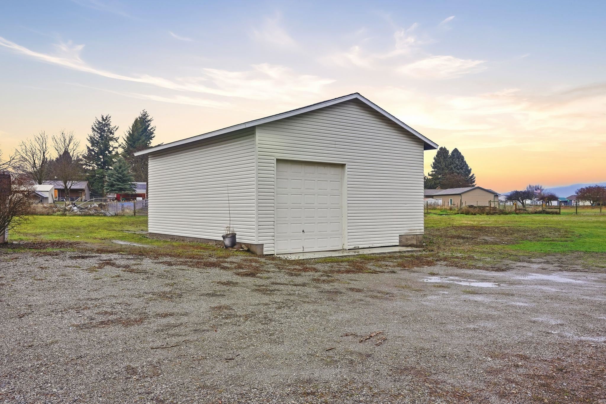 414 S Henry Rd - Photo 38