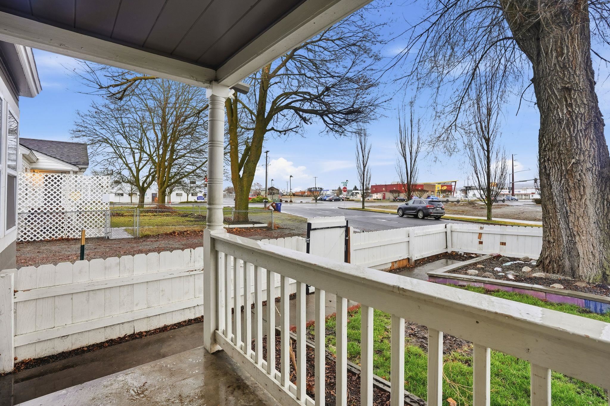 5623 E Parkwater Ave - Photo 3