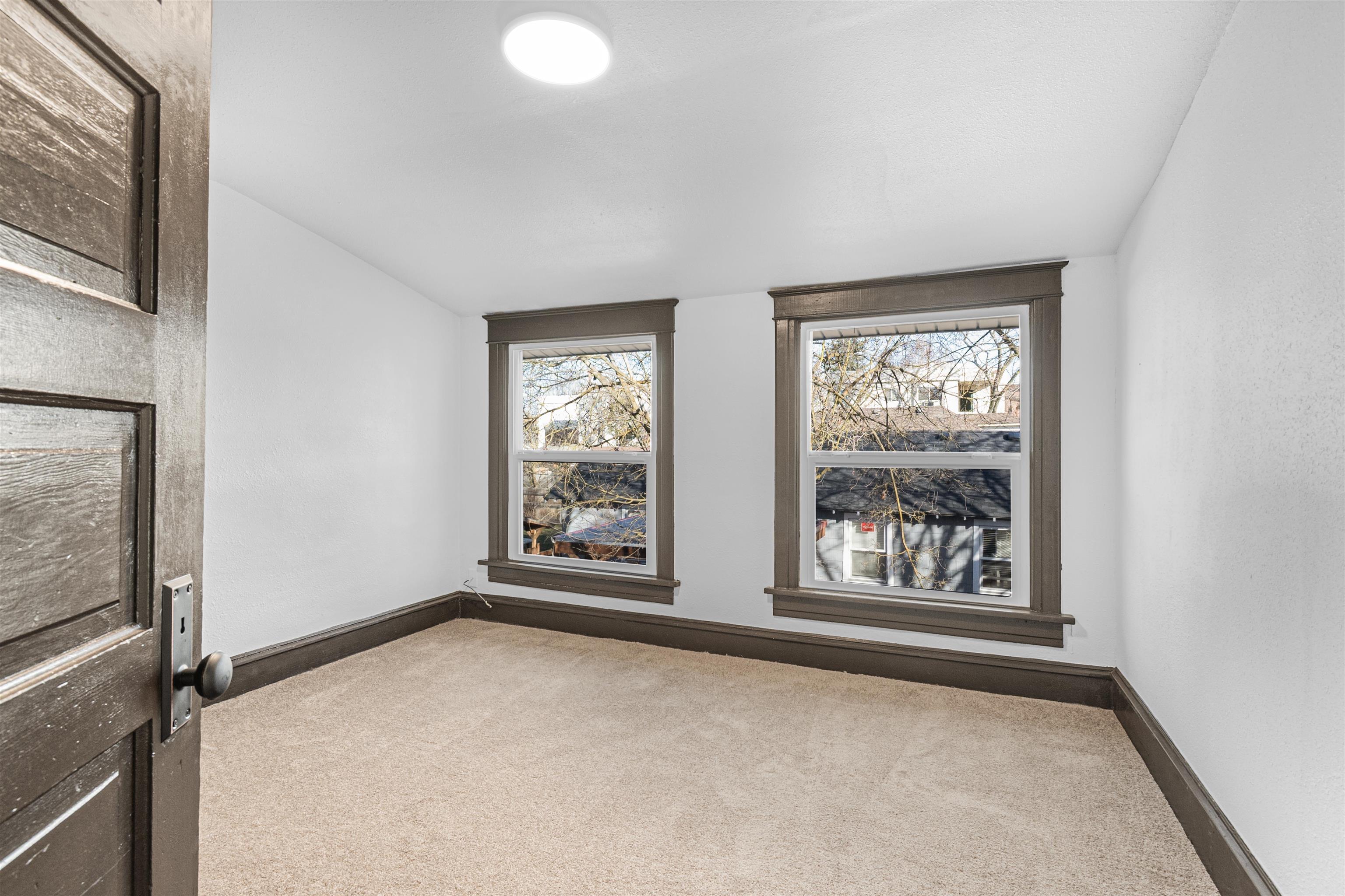 2711 E Everett Ave - Photo 16