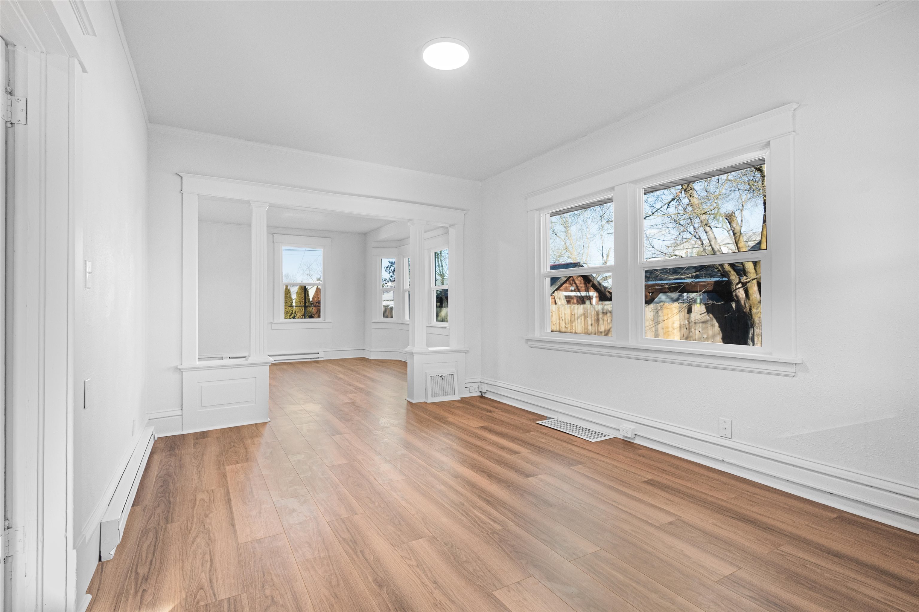 2711 E Everett Ave - Photo 3