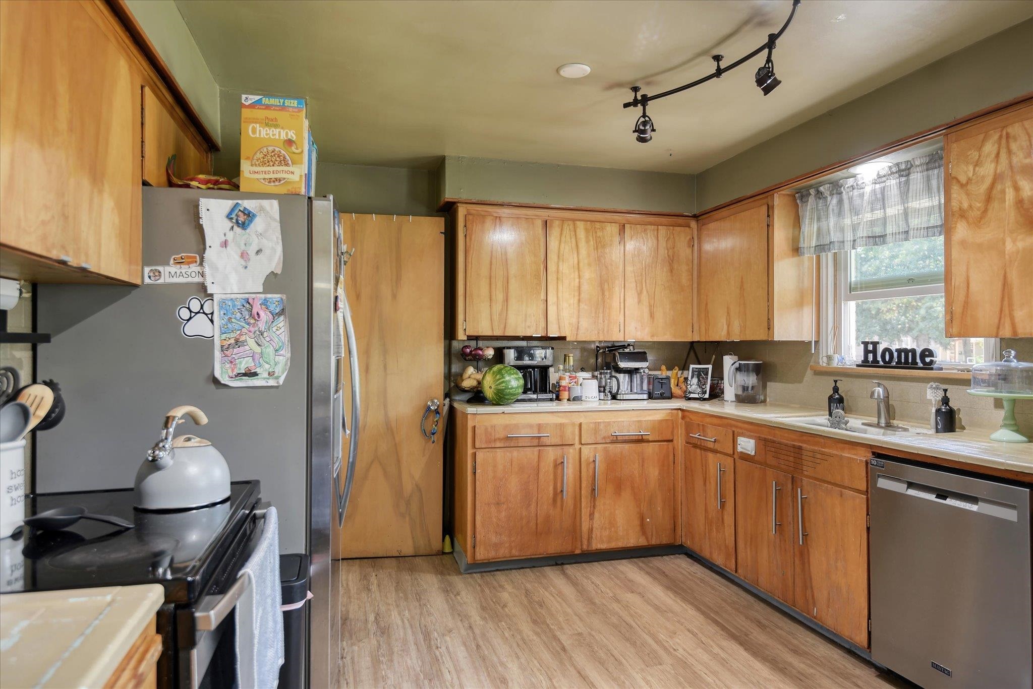 301 E Ermina Ave - Photo 4