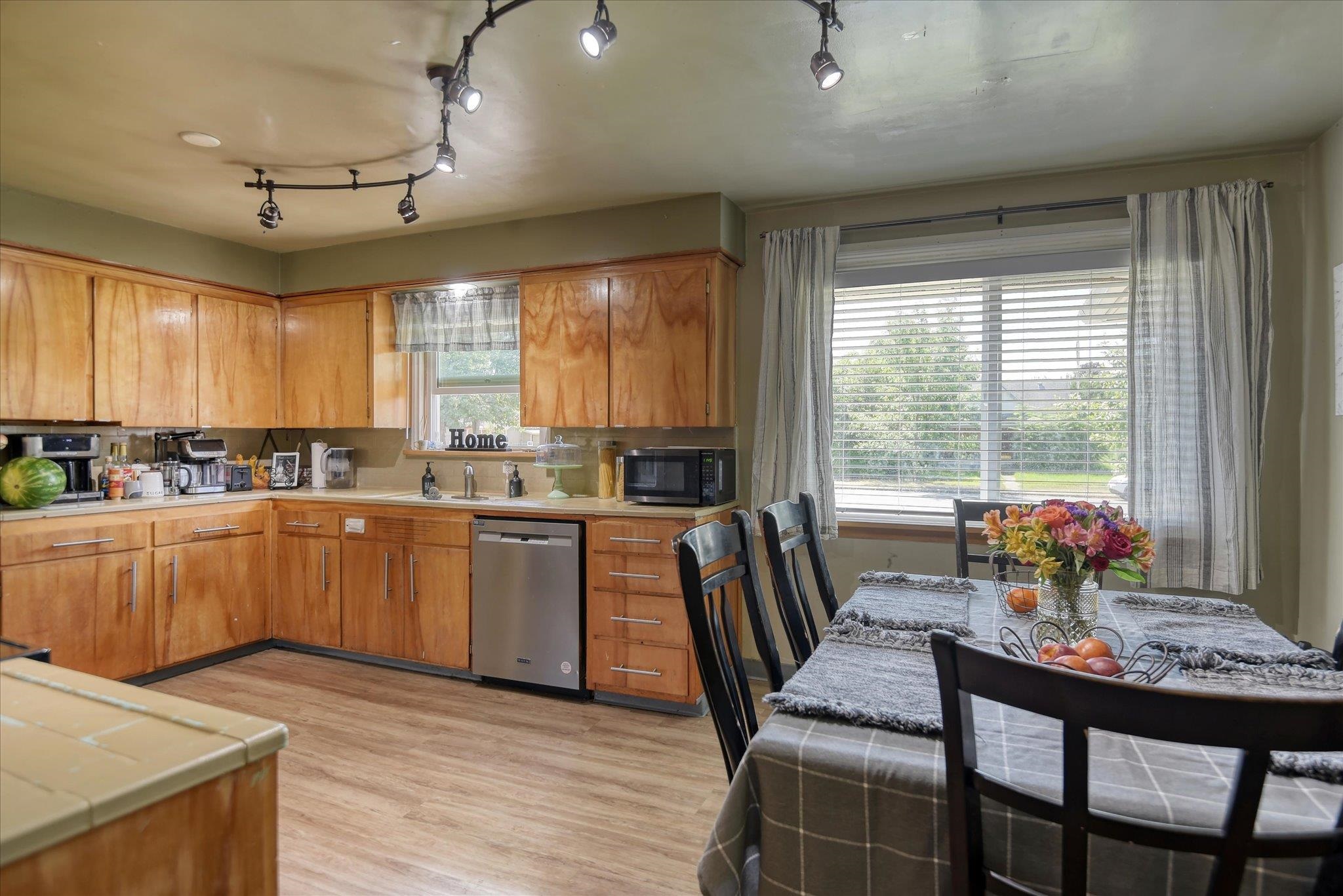 301 E Ermina Ave - Photo 5