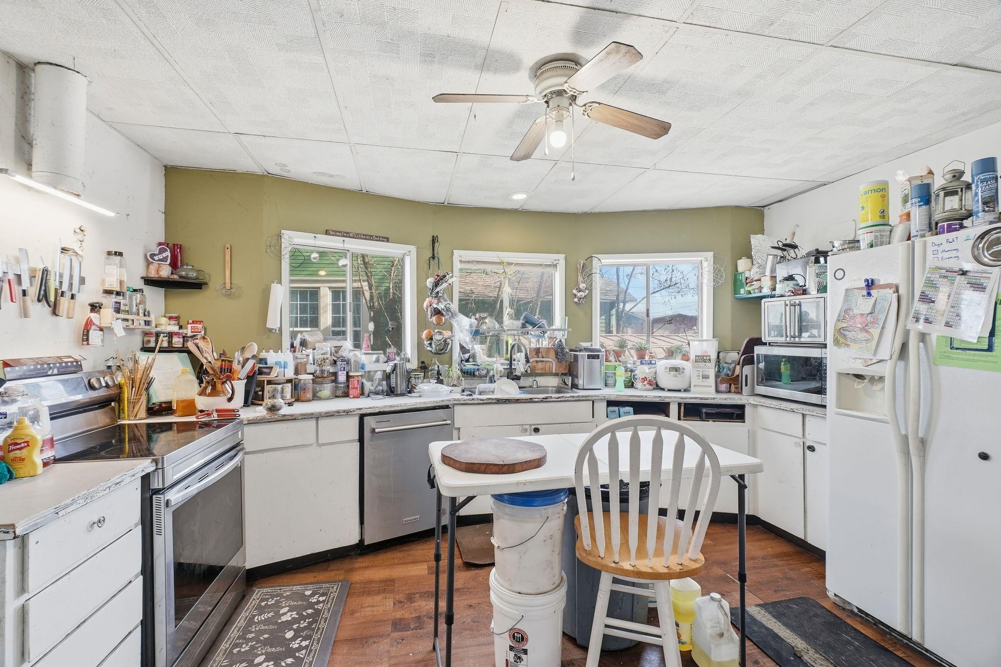 1213 W Maxwell Ave - Photo 4