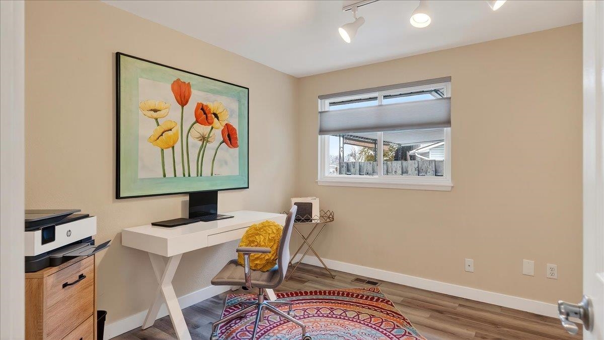 815 E Beacon Ave - Photo 20