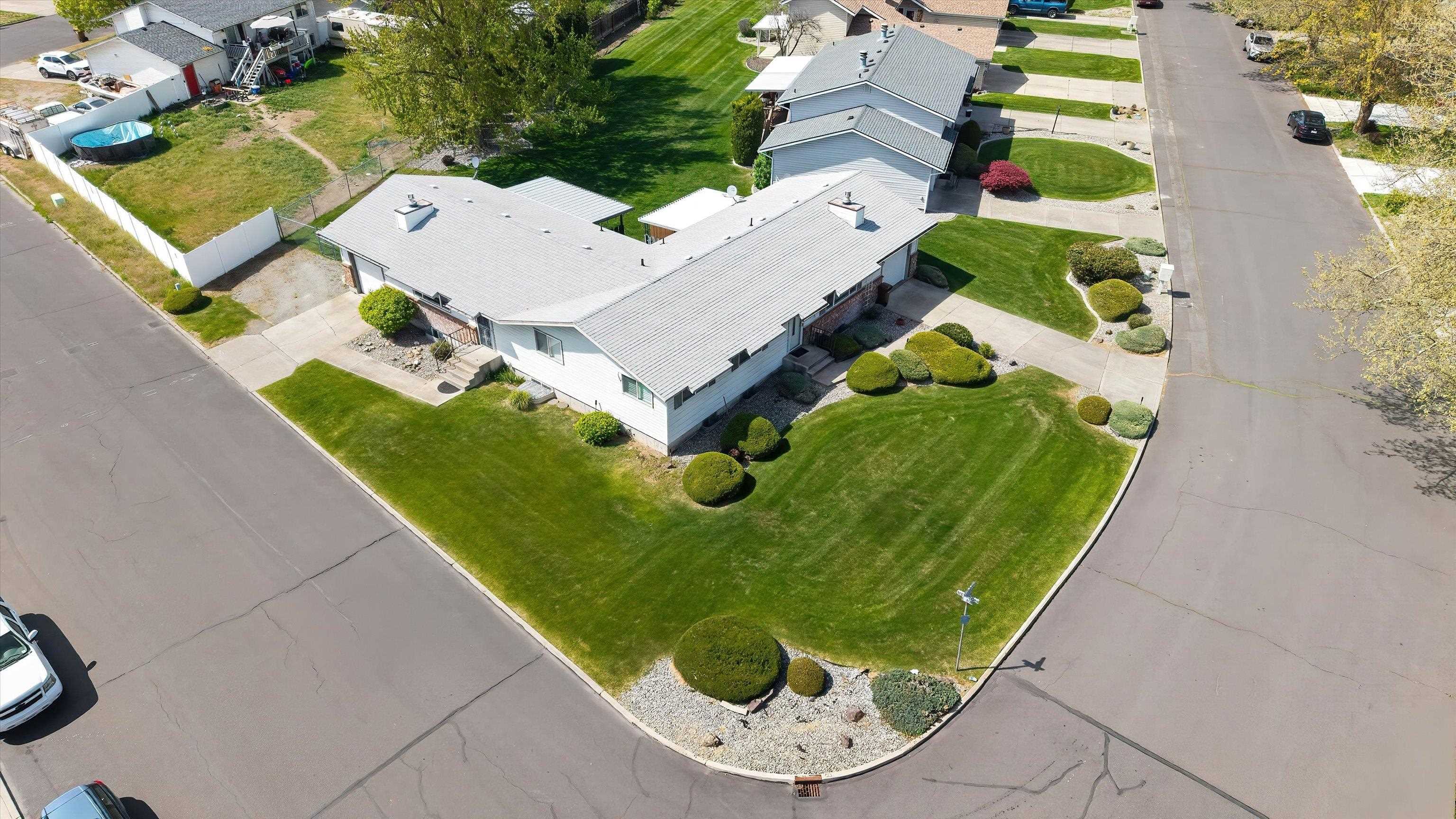 815 E Beacon Ave - Photo 3