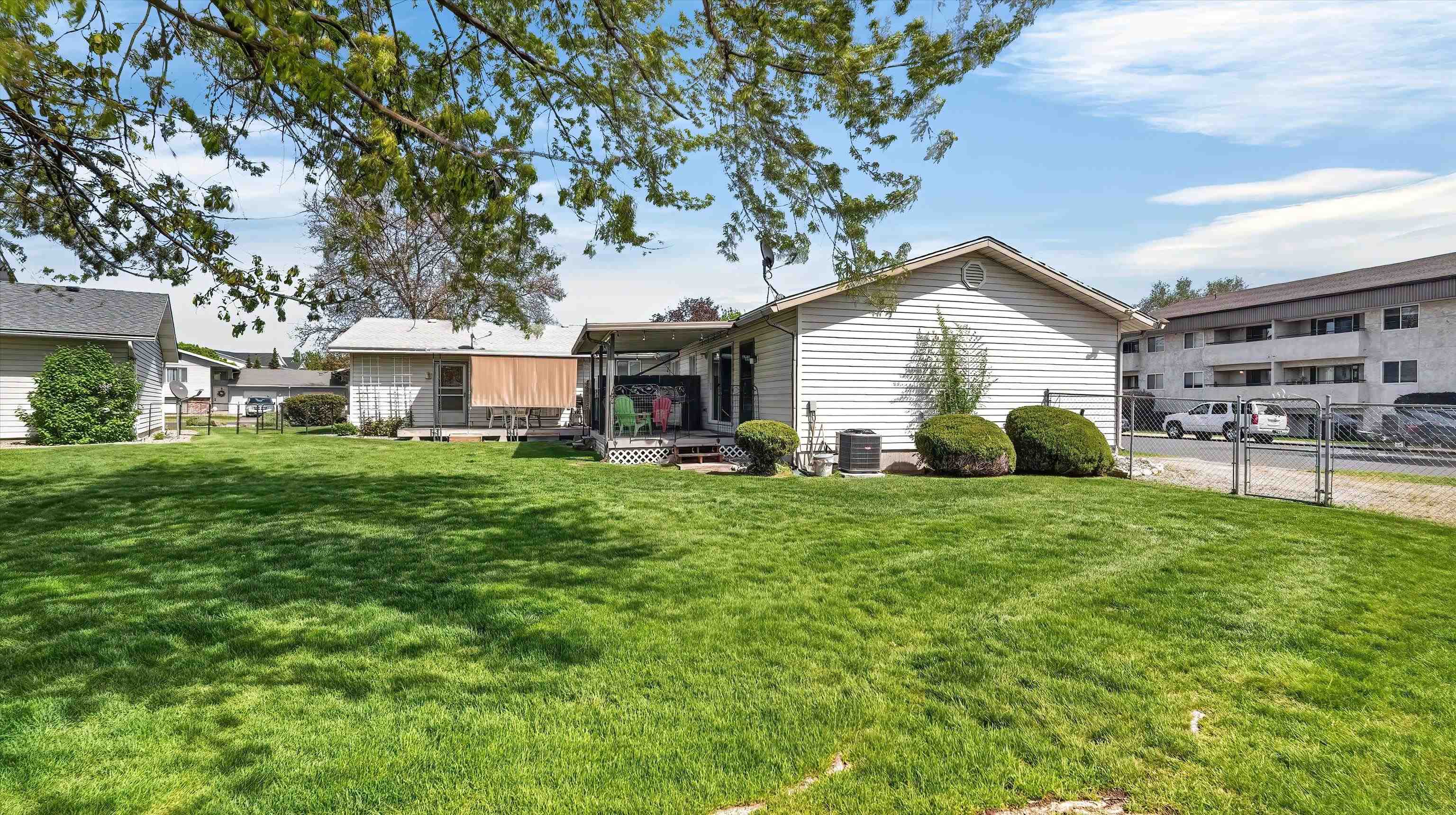 815 E Beacon Ave - Photo 34