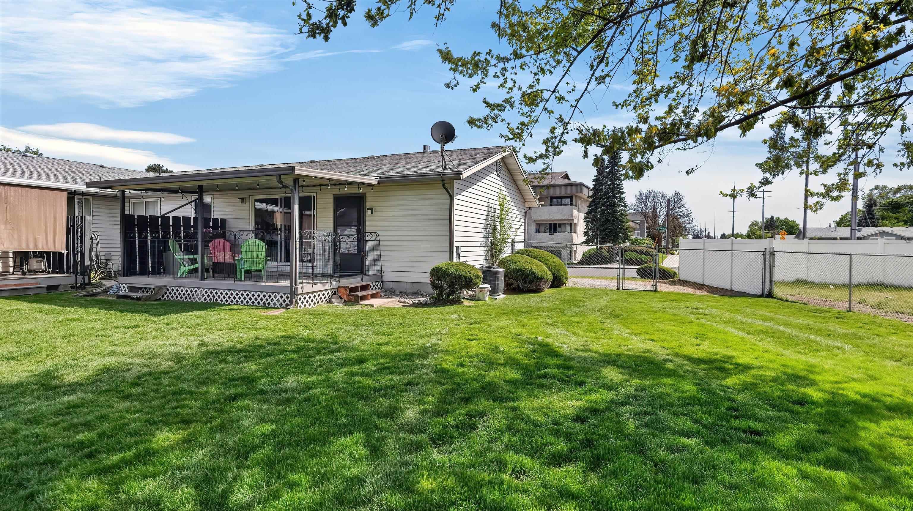 815 E Beacon Ave - Photo 36