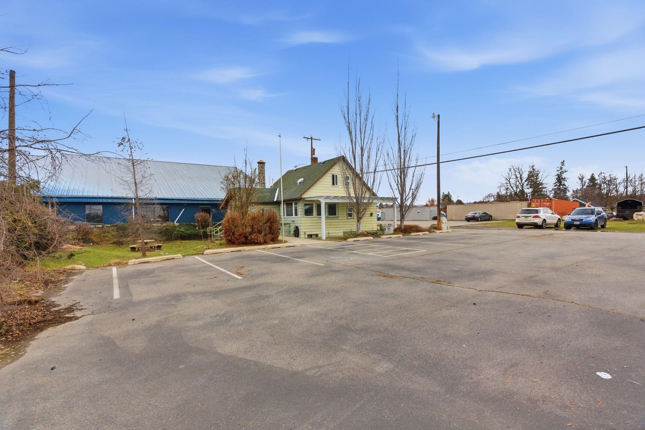 11928 E Sprague Ave - Photo 2