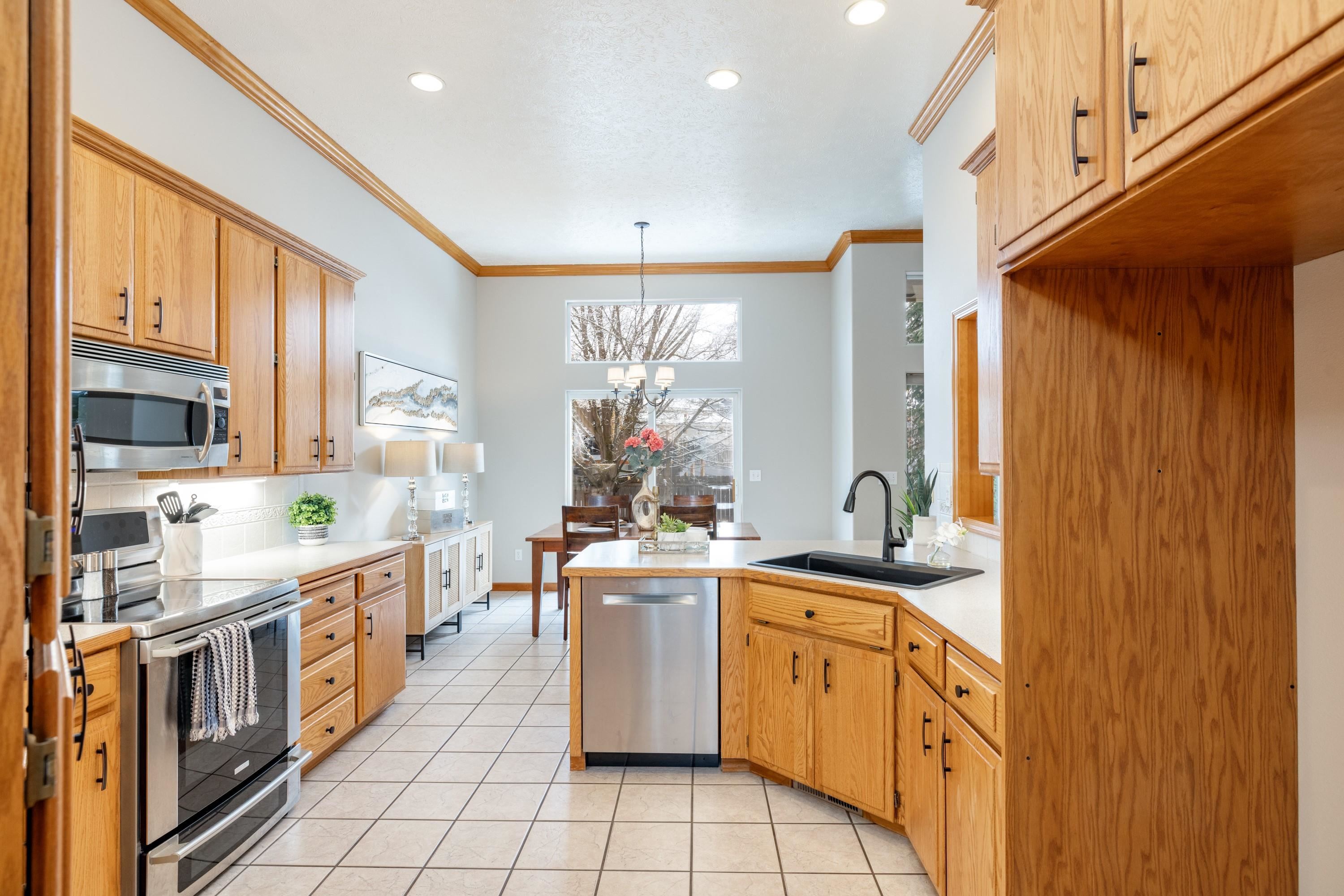 10706 N Acoma Ct - Photo 8
