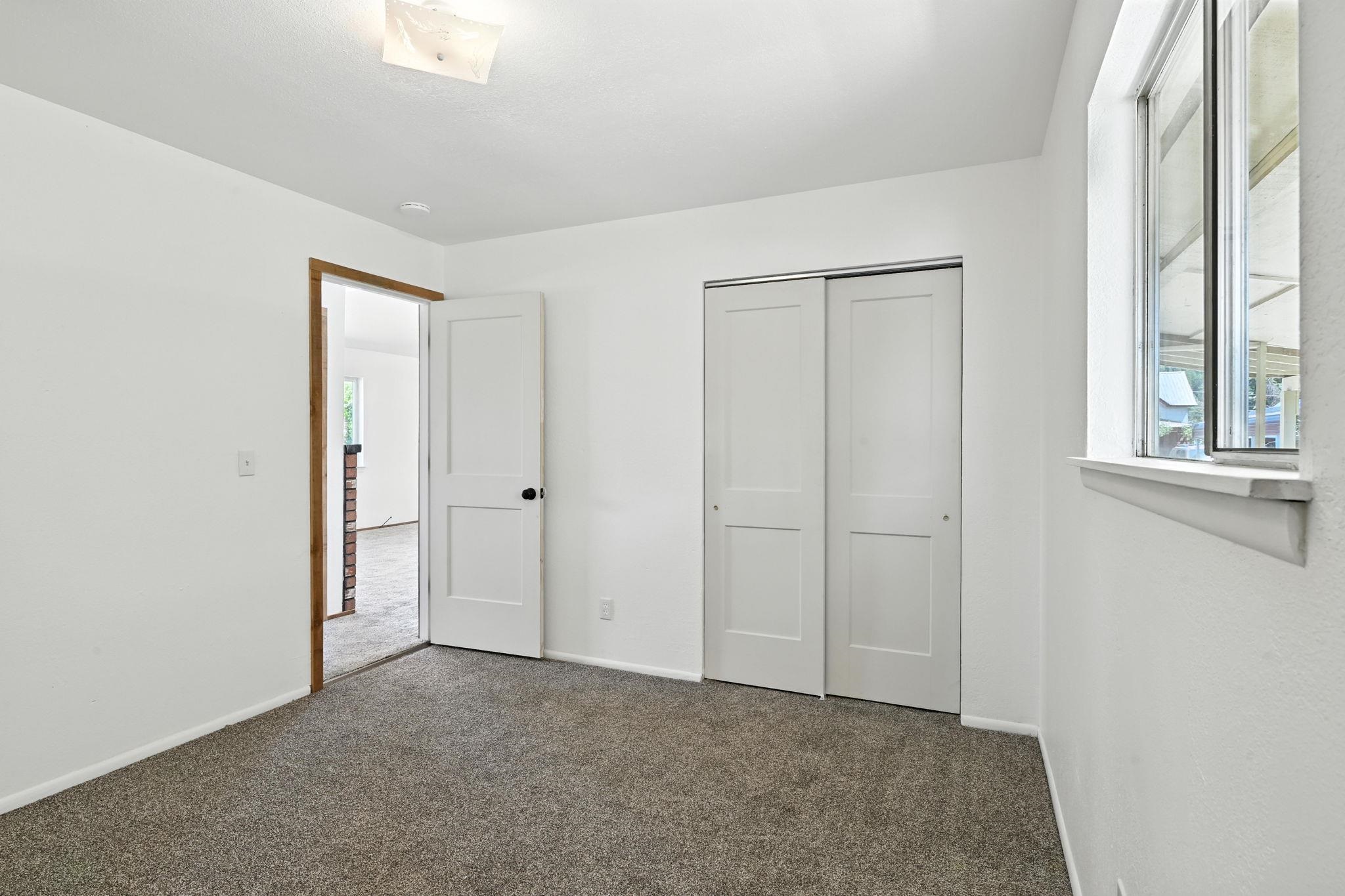427 W 7th St - Photo 12