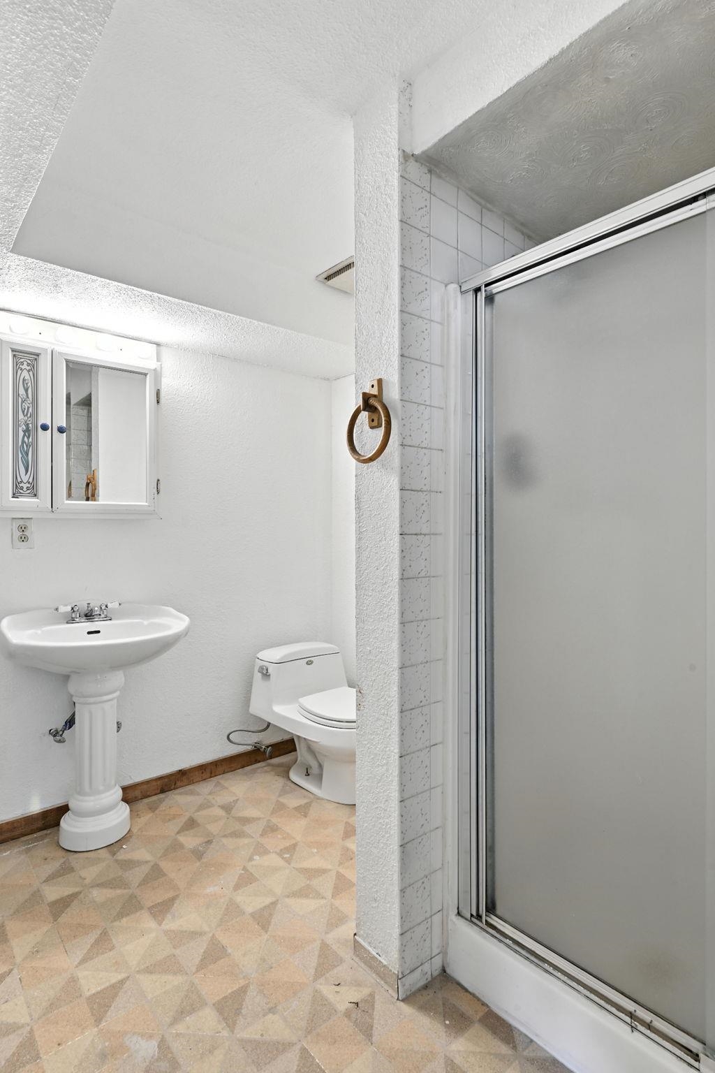 427 W 7th St - Photo 26