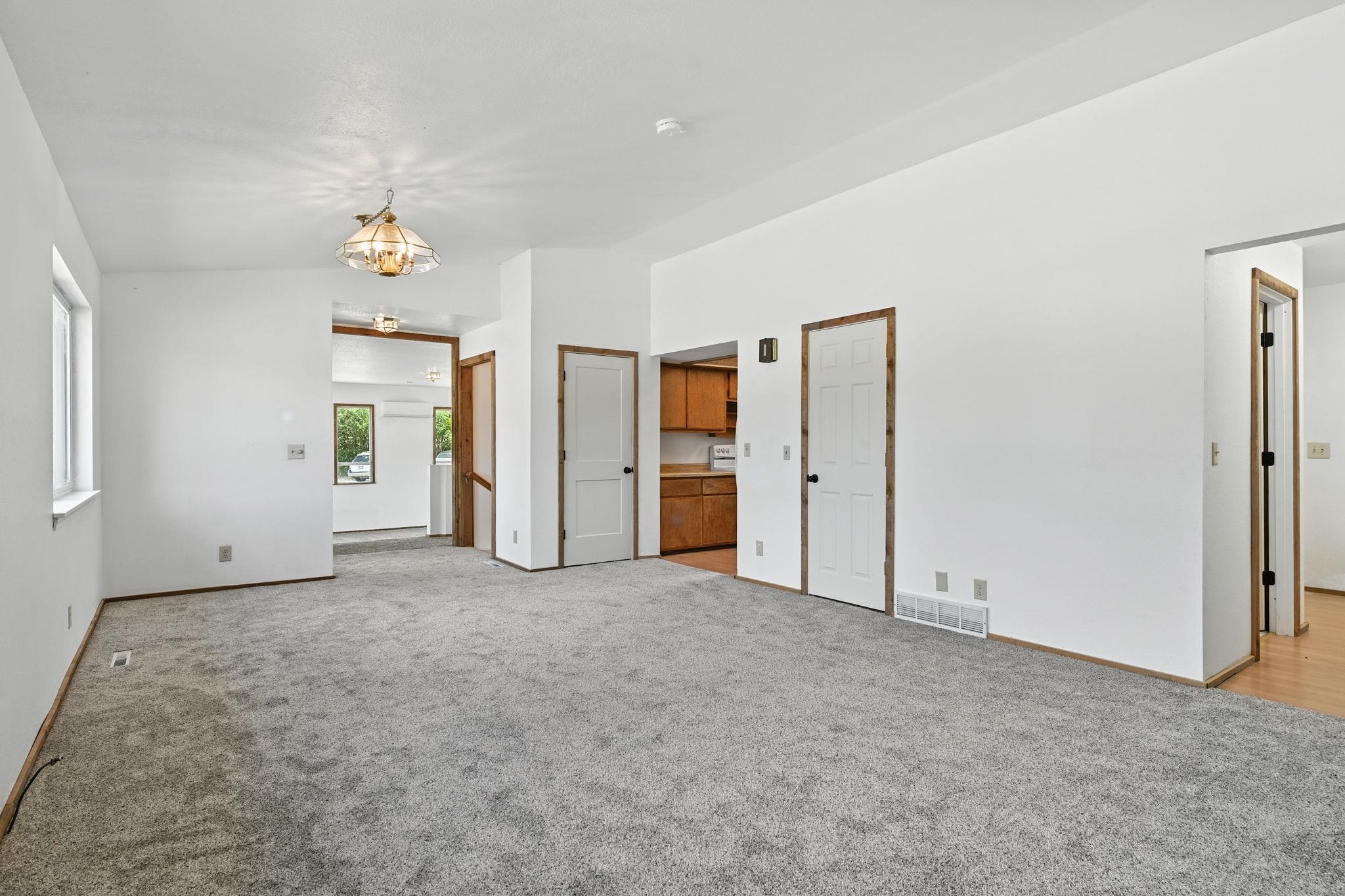 427 W 7th St - Photo 8