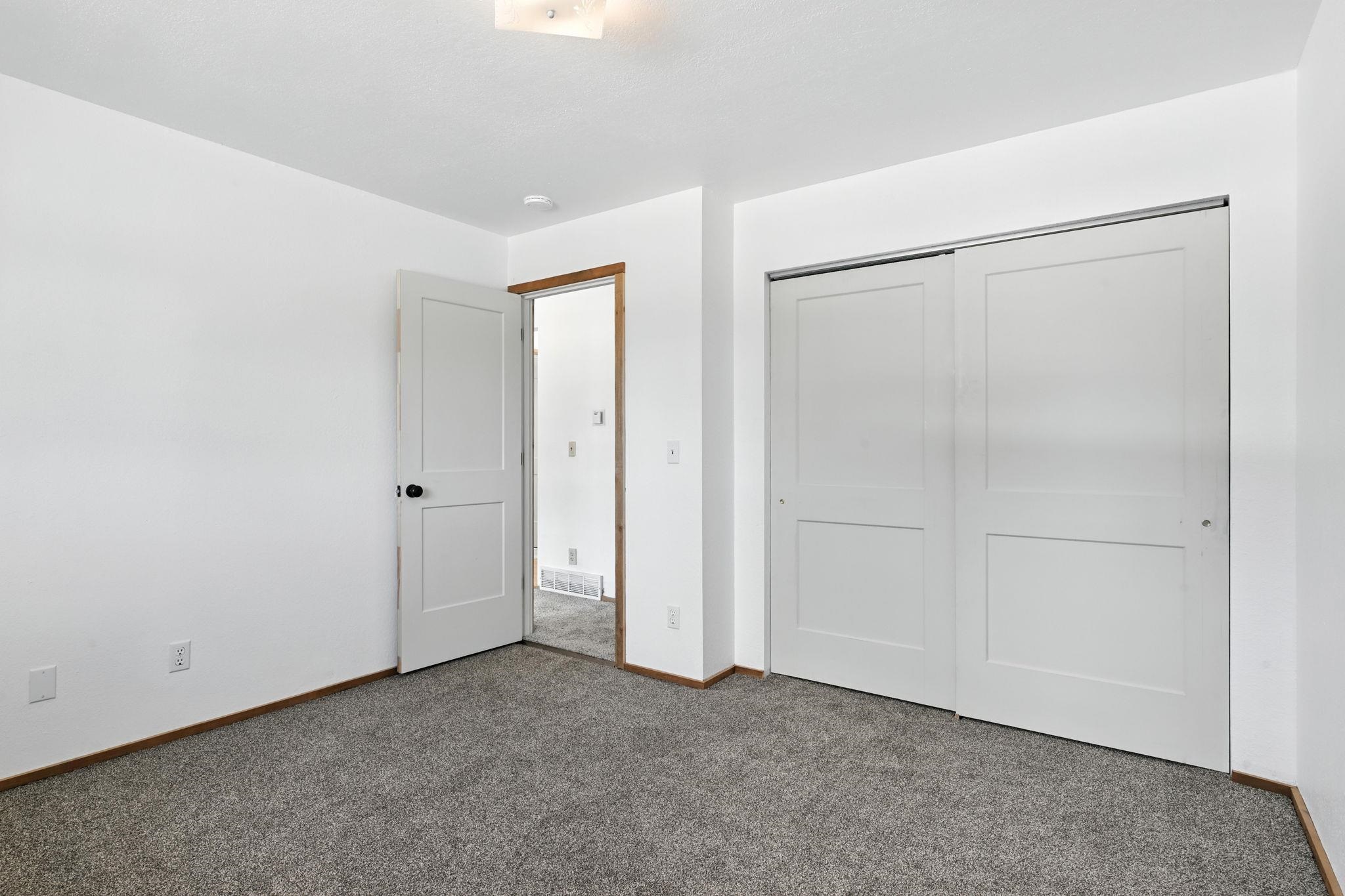 427 W 7th St - Photo 10