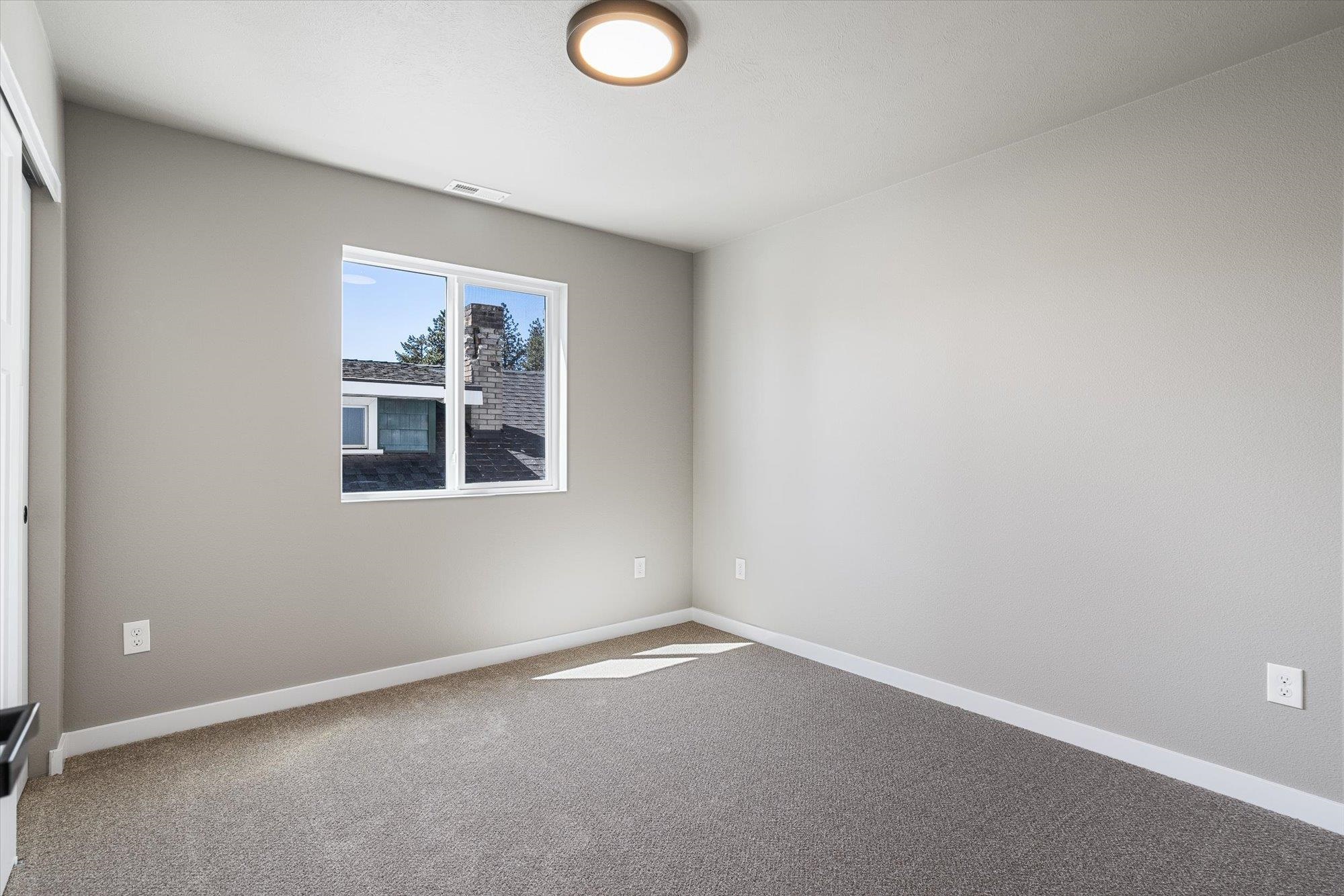 923 E Everett Ave - Photo 18