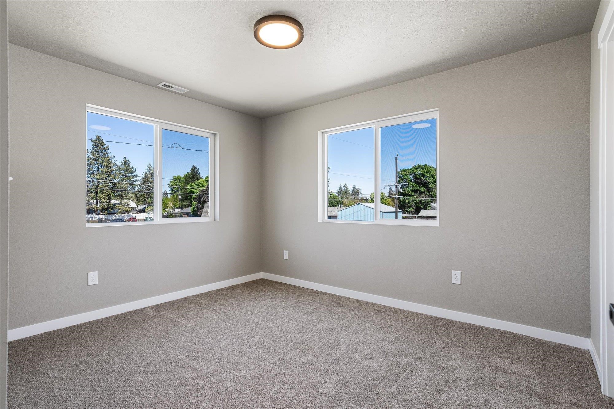 923 E Everett Ave - Photo 30