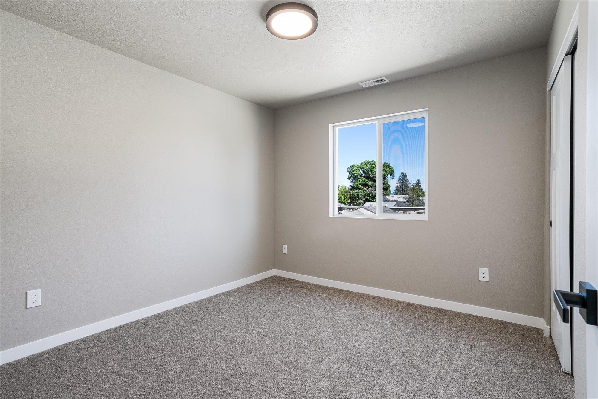 923 E Everett Ave - Photo 34