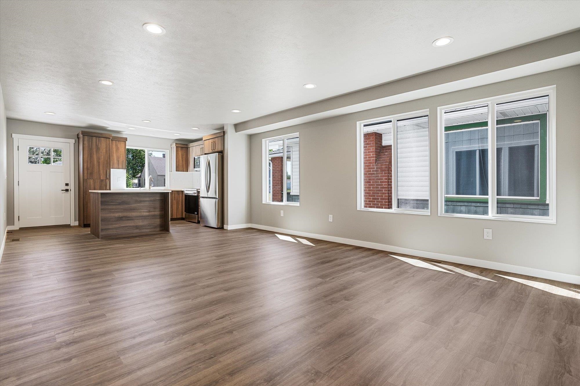 923 E Everett Ave - Photo 6