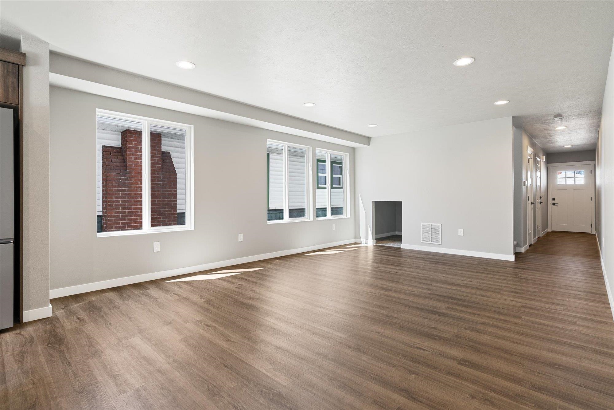 923 E Everett Ave - Photo 7