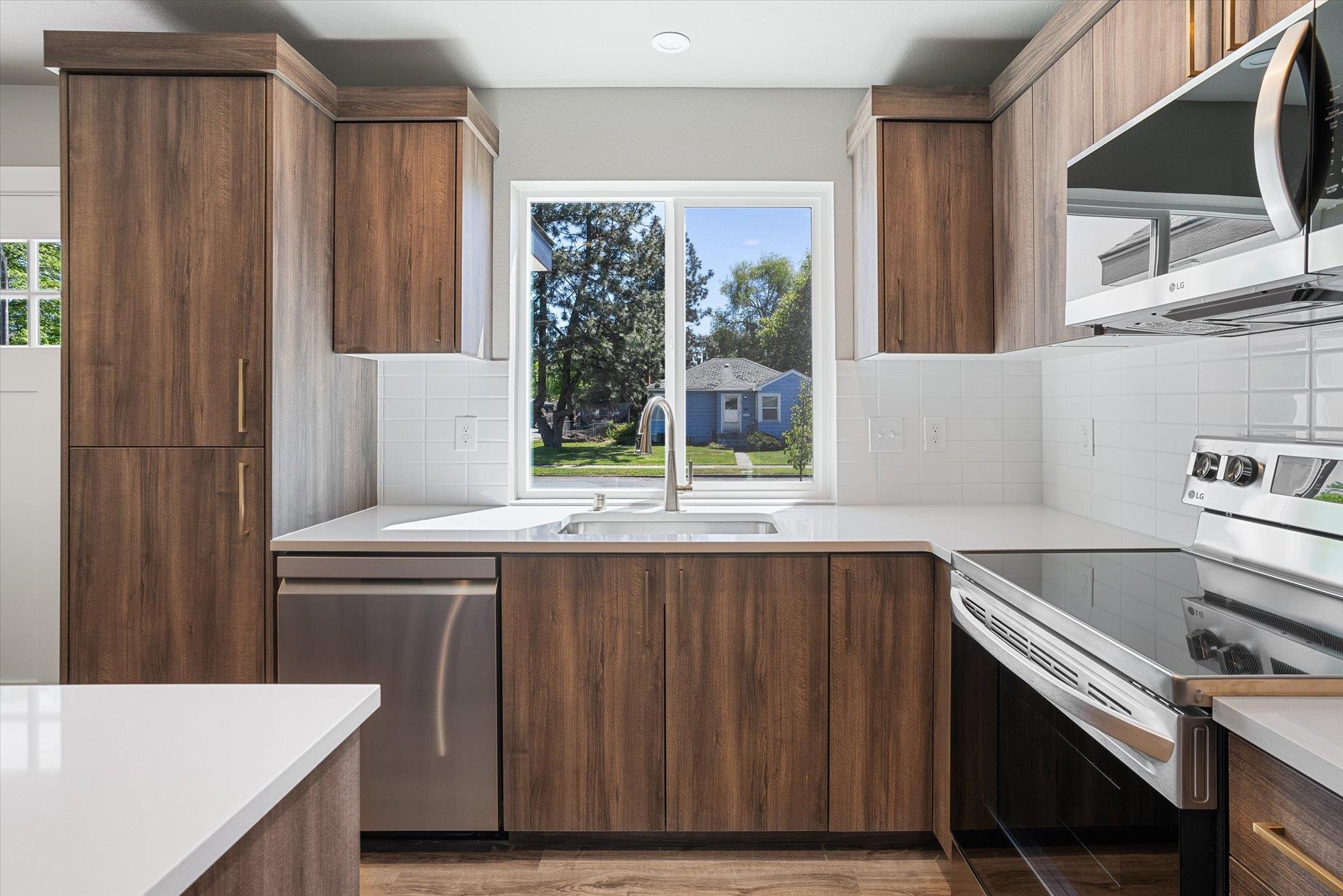 923 E Everett Ave - Photo 9